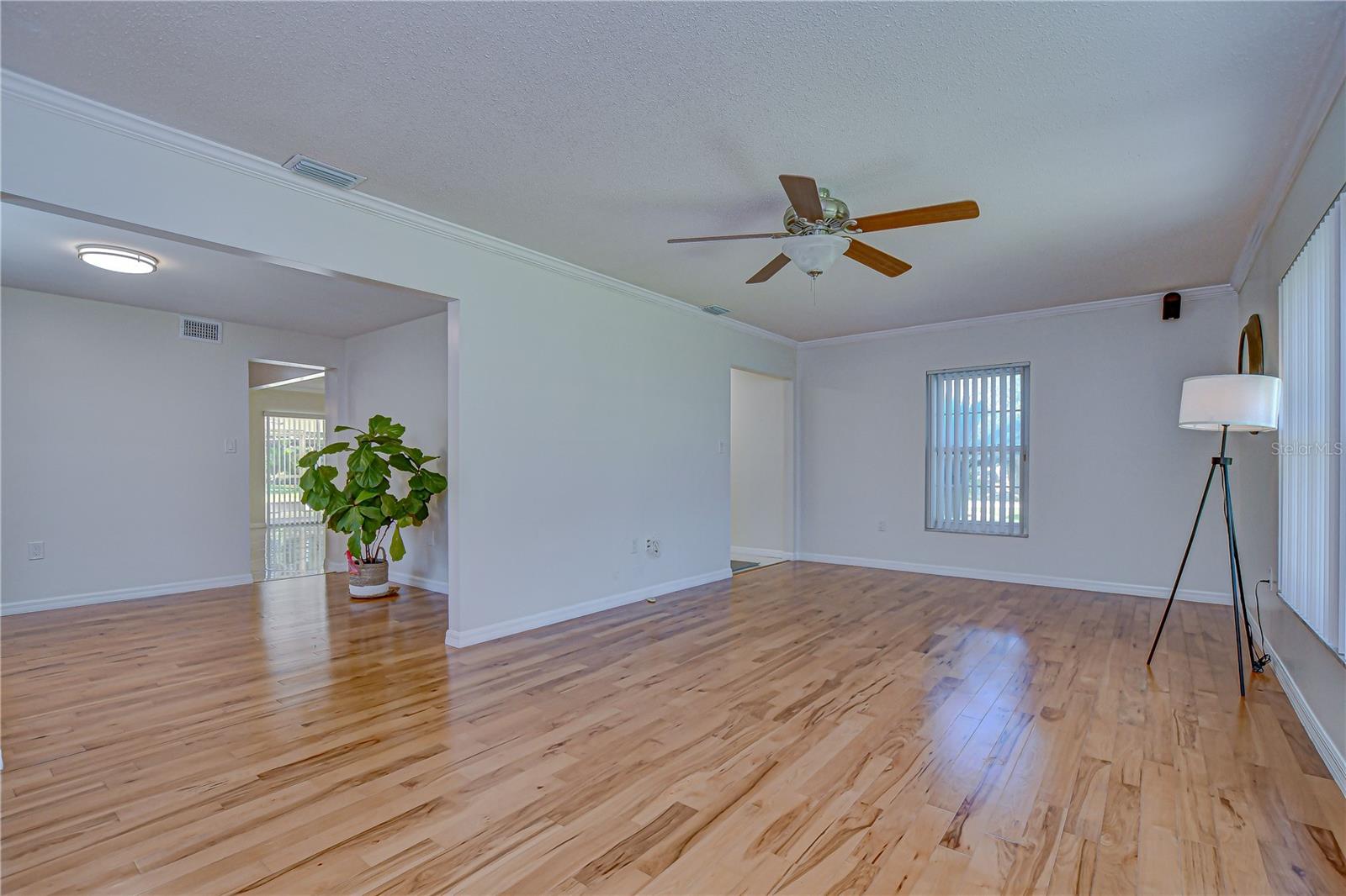 Image 11 of 54 For 11912 Riverhills Drive