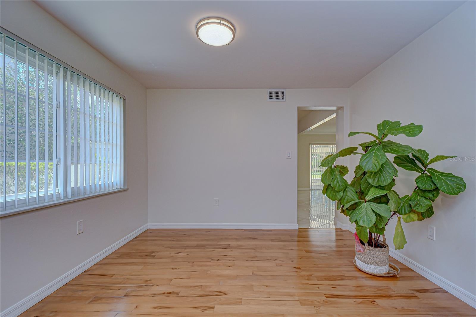 Image 14 of 54 For 11912 Riverhills Drive