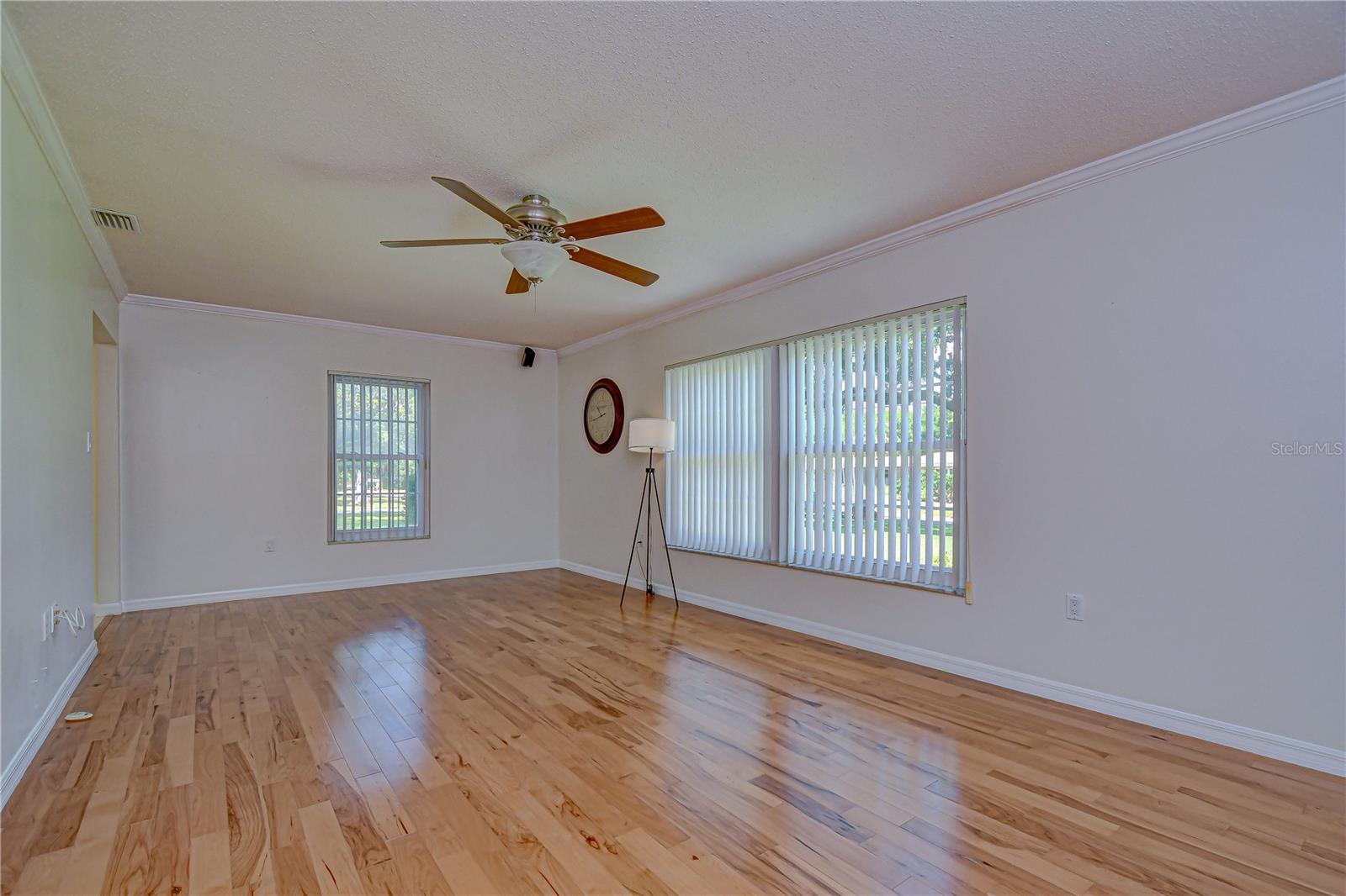 Image 15 of 54 For 11912 Riverhills Drive