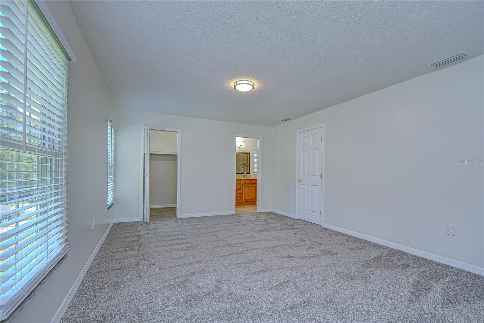 Image 27 of 54 For 11912 Riverhills Drive