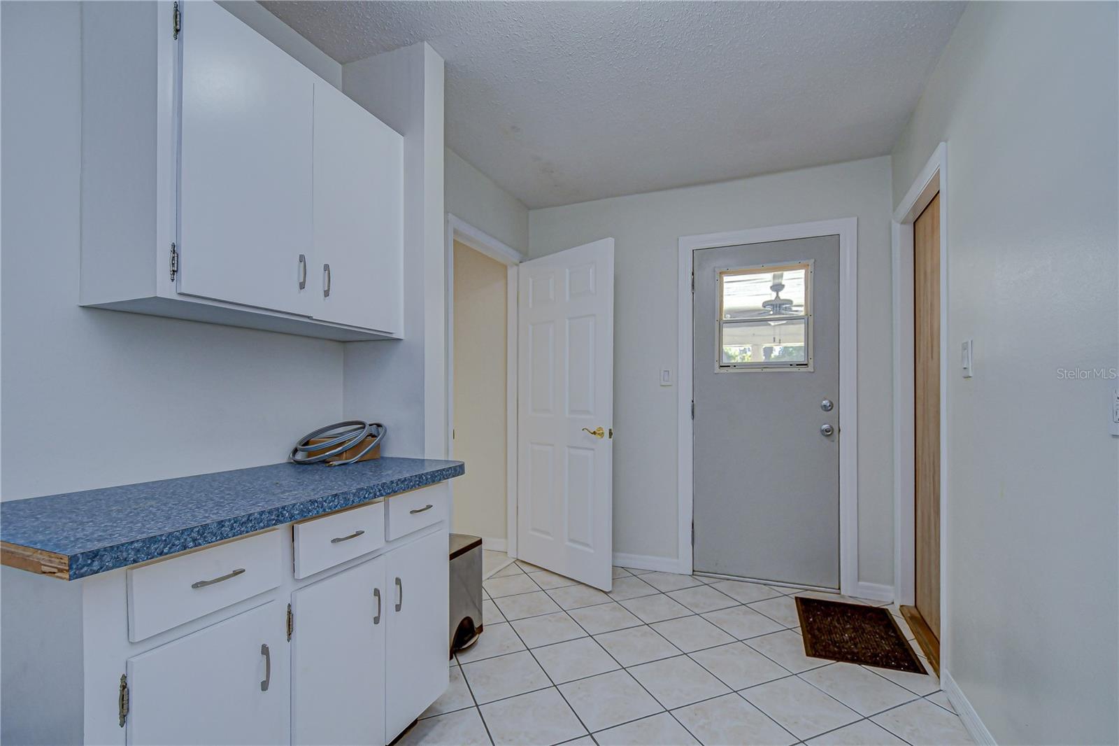 Image 40 of 54 For 11912 Riverhills Drive