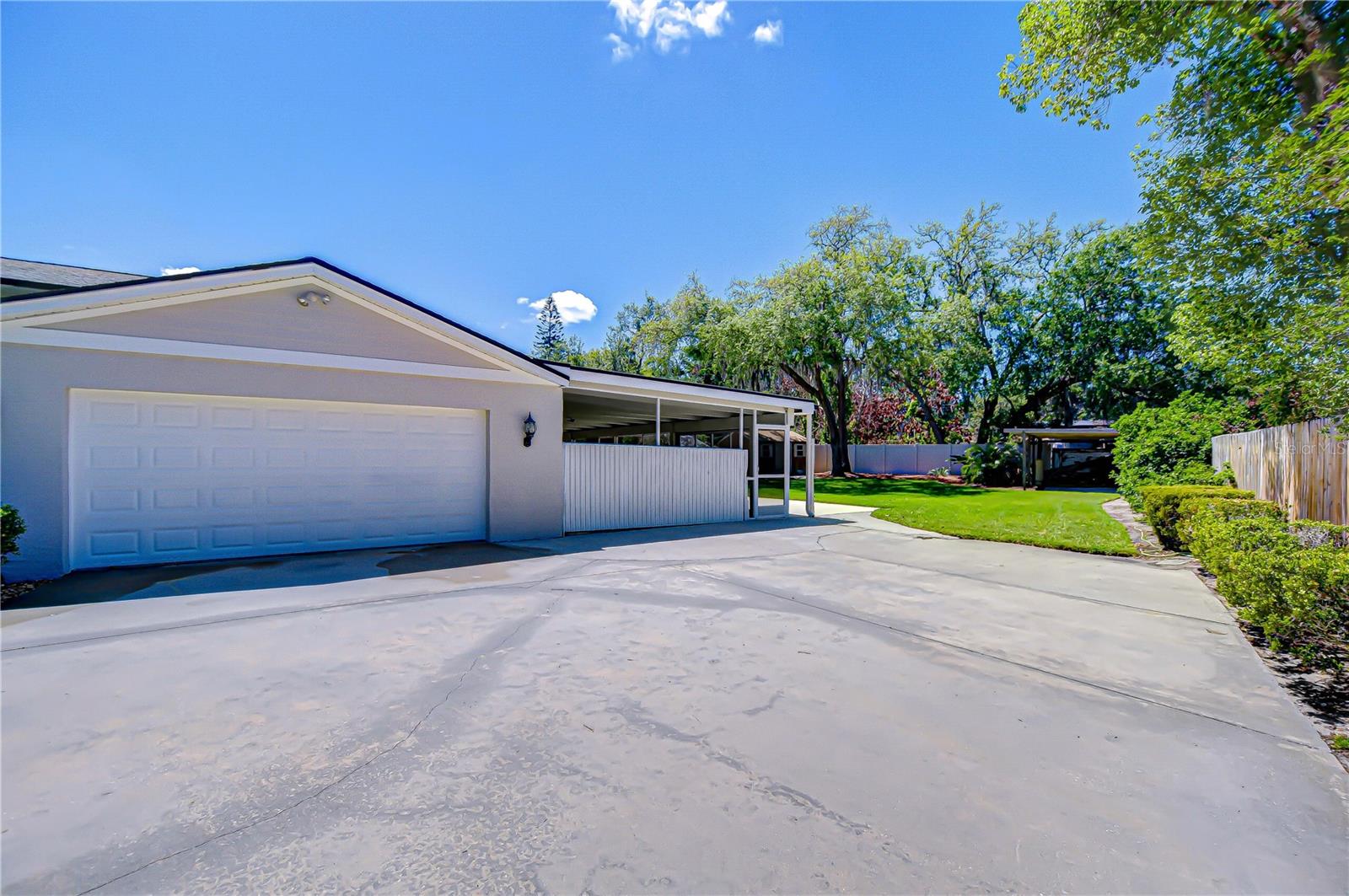 Image 42 of 54 For 11912 Riverhills Drive