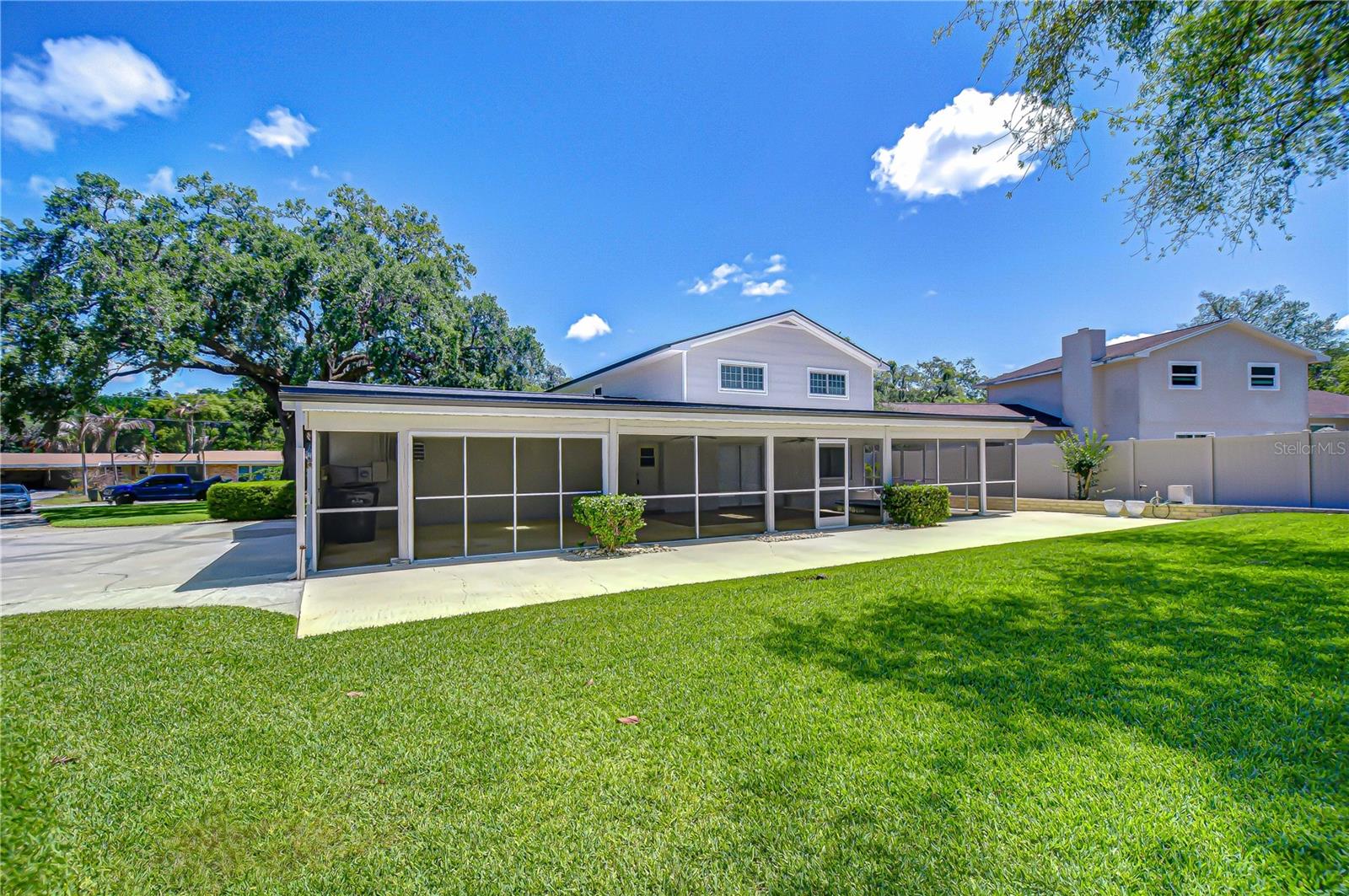 Image 44 of 54 For 11912 Riverhills Drive