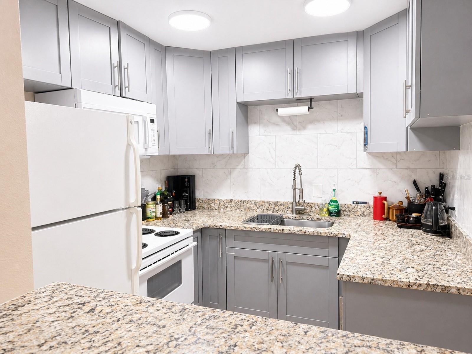 Image 3 of 22 For 1320 Moreland Drive 27