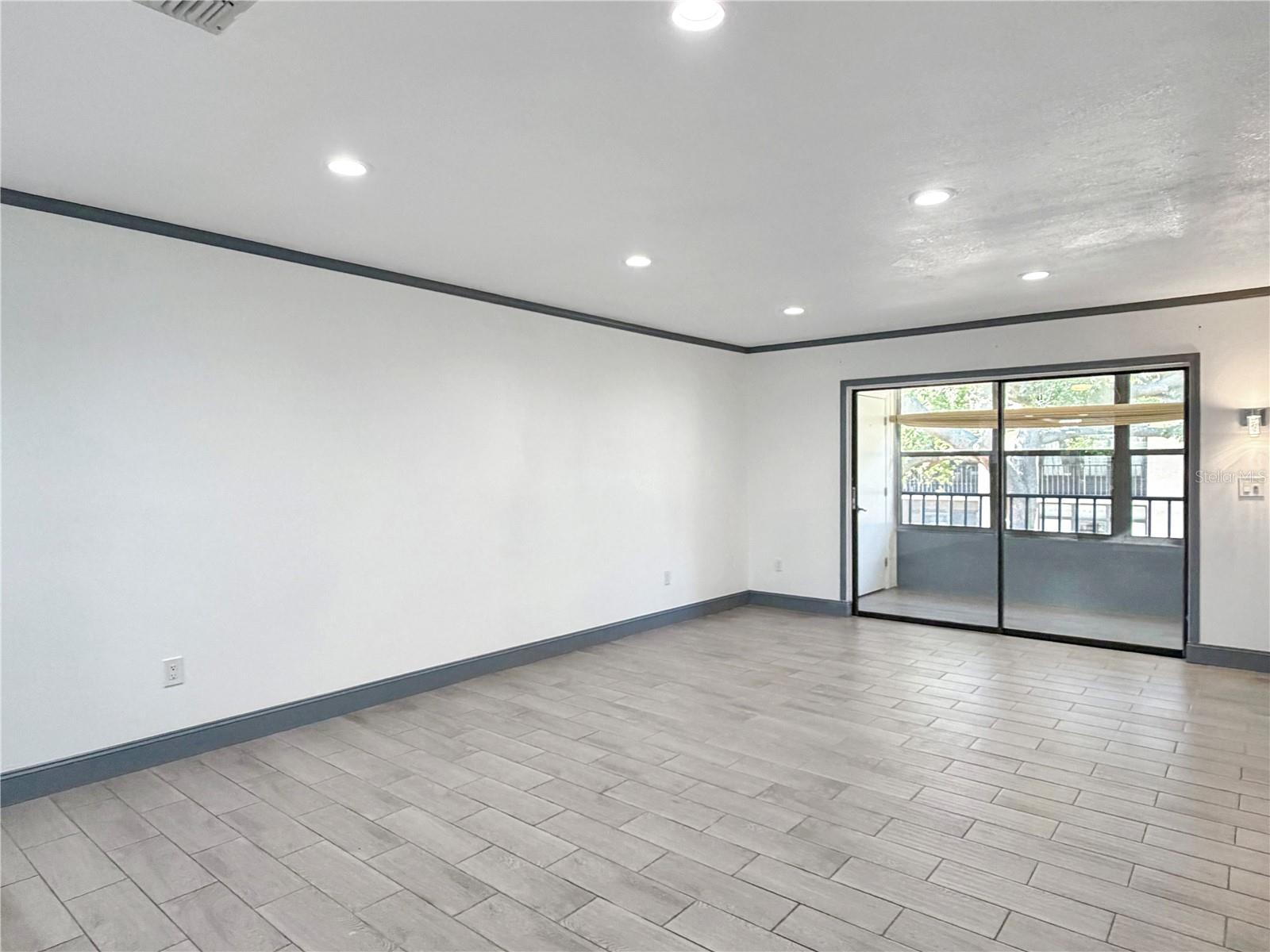 Image 15 of 33 For 2275 62nd Avenue N 5202