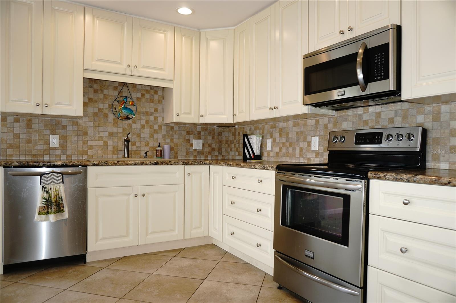 Image 11 of 27 For 4330 Tahitian Gardens Circle E