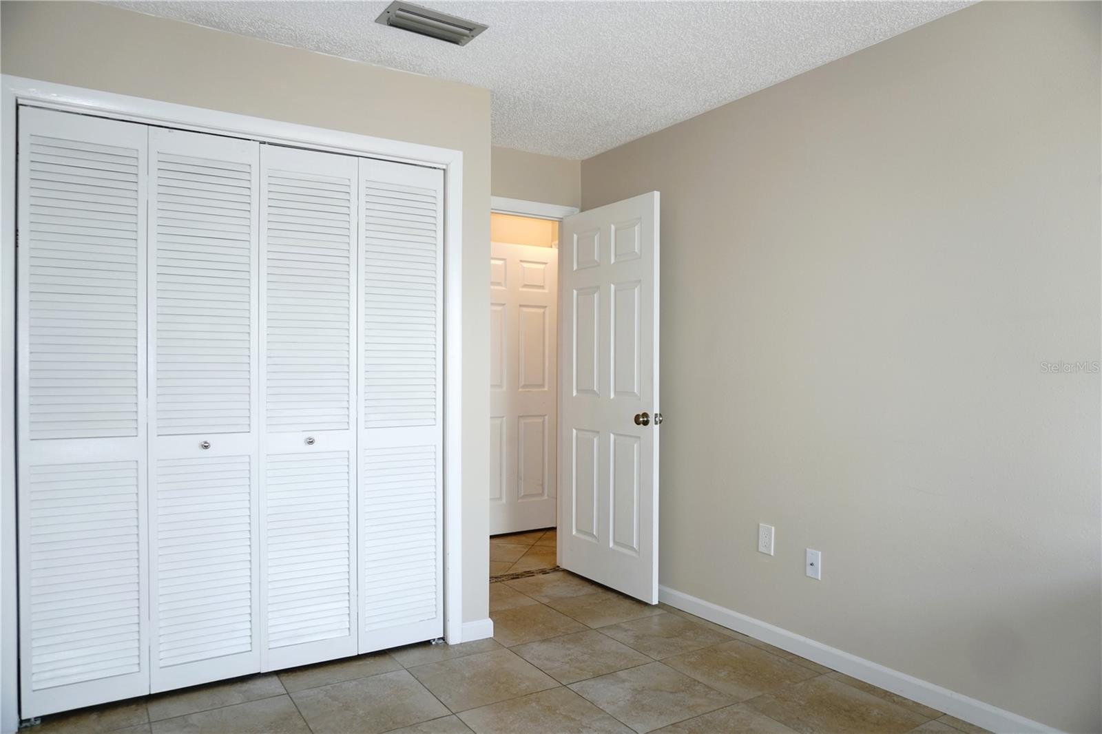 Image 16 of 27 For 4330 Tahitian Gardens Circle E