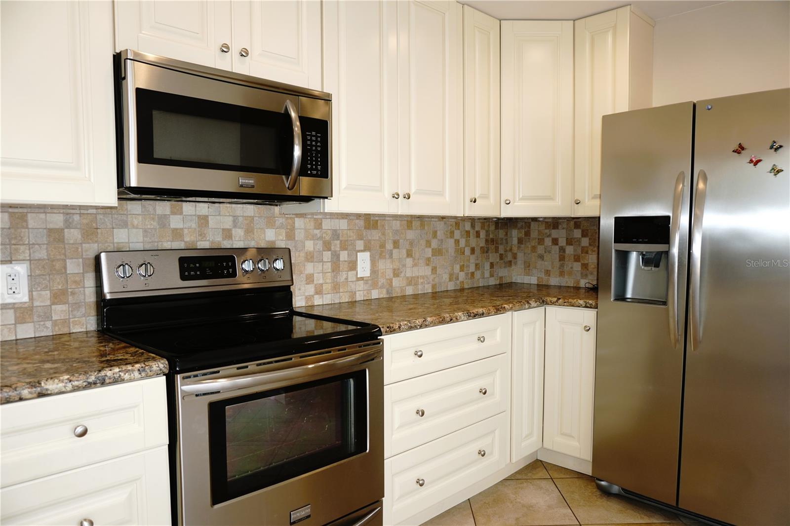 Image 8 of 27 For 4330 Tahitian Gardens Circle E