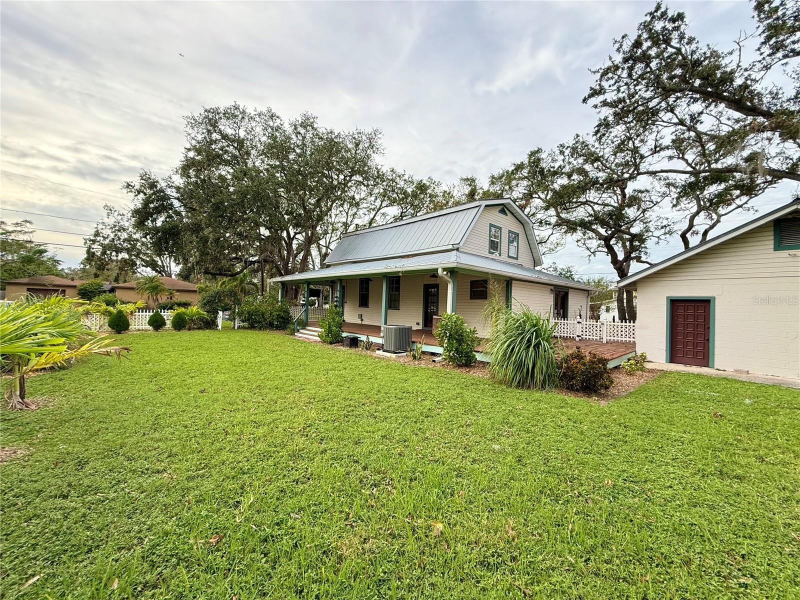 Image 10 of 34 For 7002 Shamrock Road S