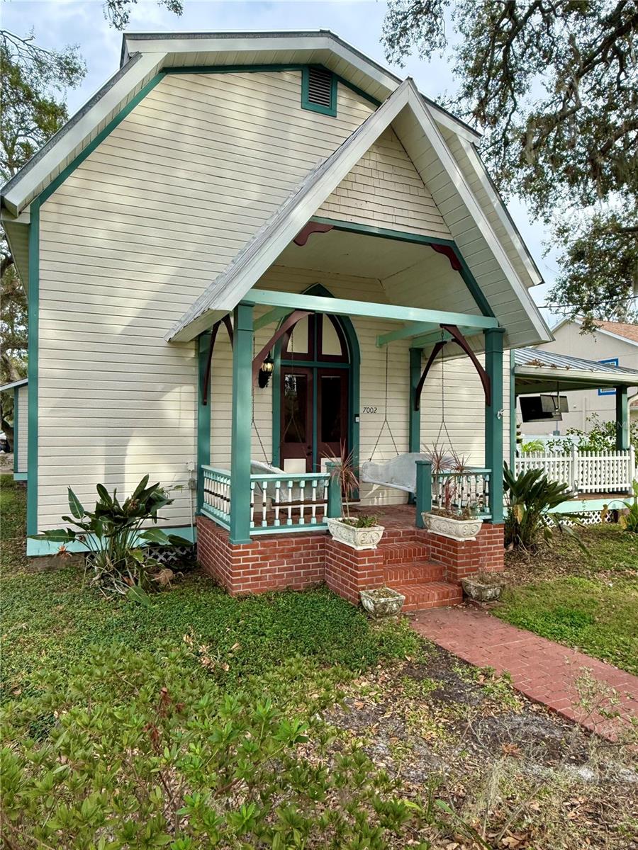 Image 3 of 34 For 7002 Shamrock Road S