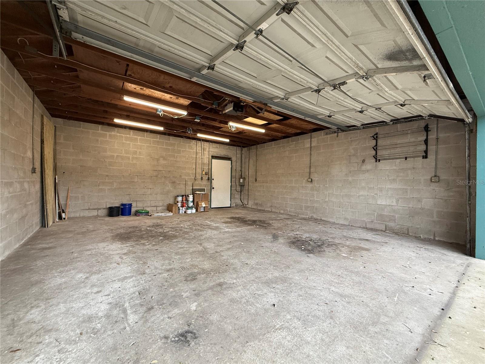 Image 33 of 34 For 7002 Shamrock Road S