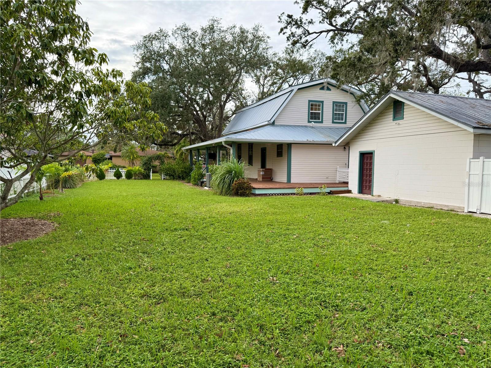 Image 6 of 34 For 7002 Shamrock Road S