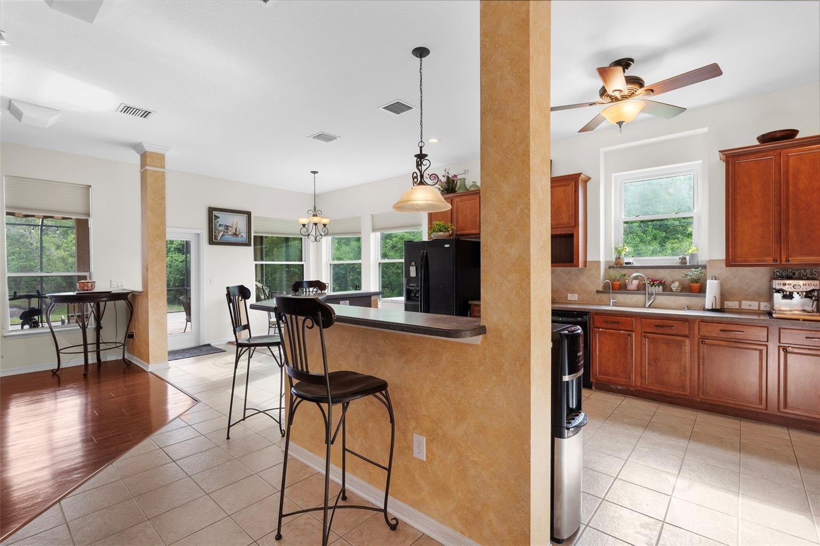 Image 14 of 77 For 8434 Westerland Drive