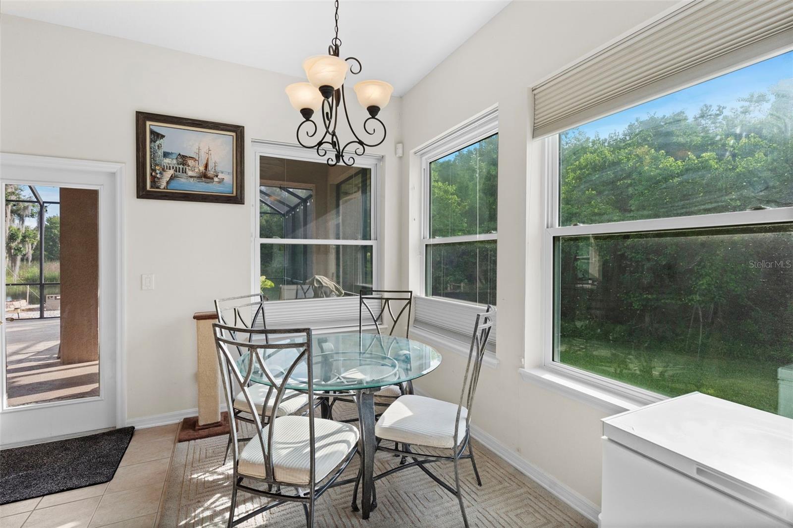 Image 18 of 77 For 8434 Westerland Drive