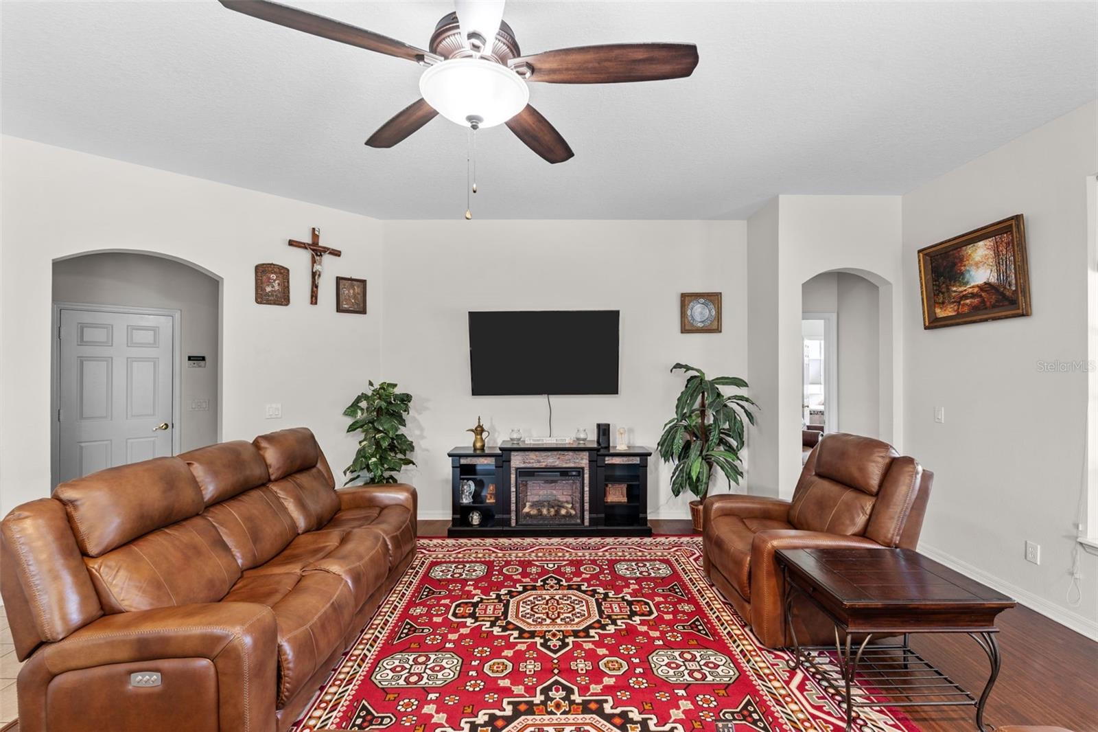 Image 22 of 77 For 8434 Westerland Drive