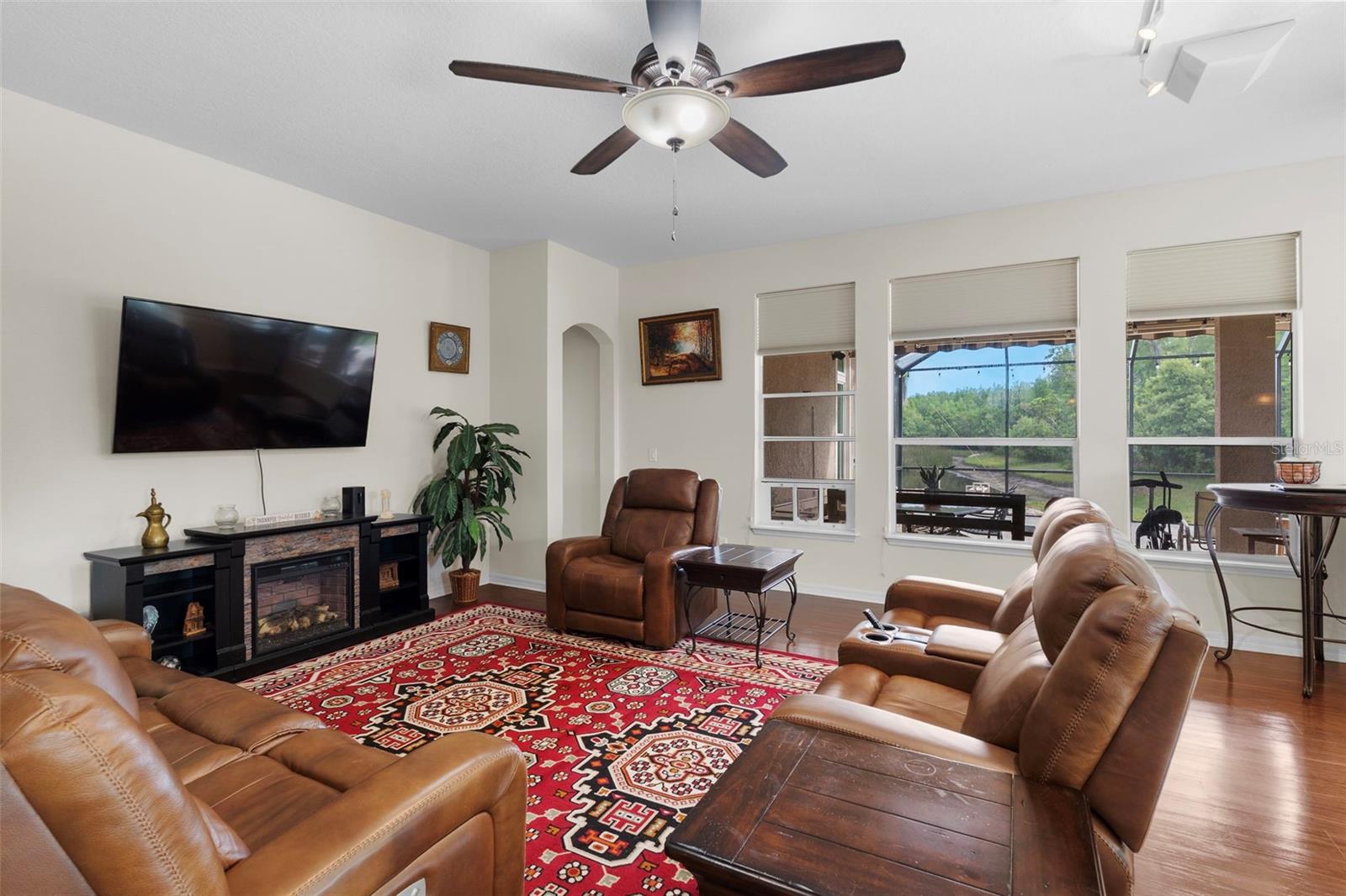 Image 23 of 77 For 8434 Westerland Drive