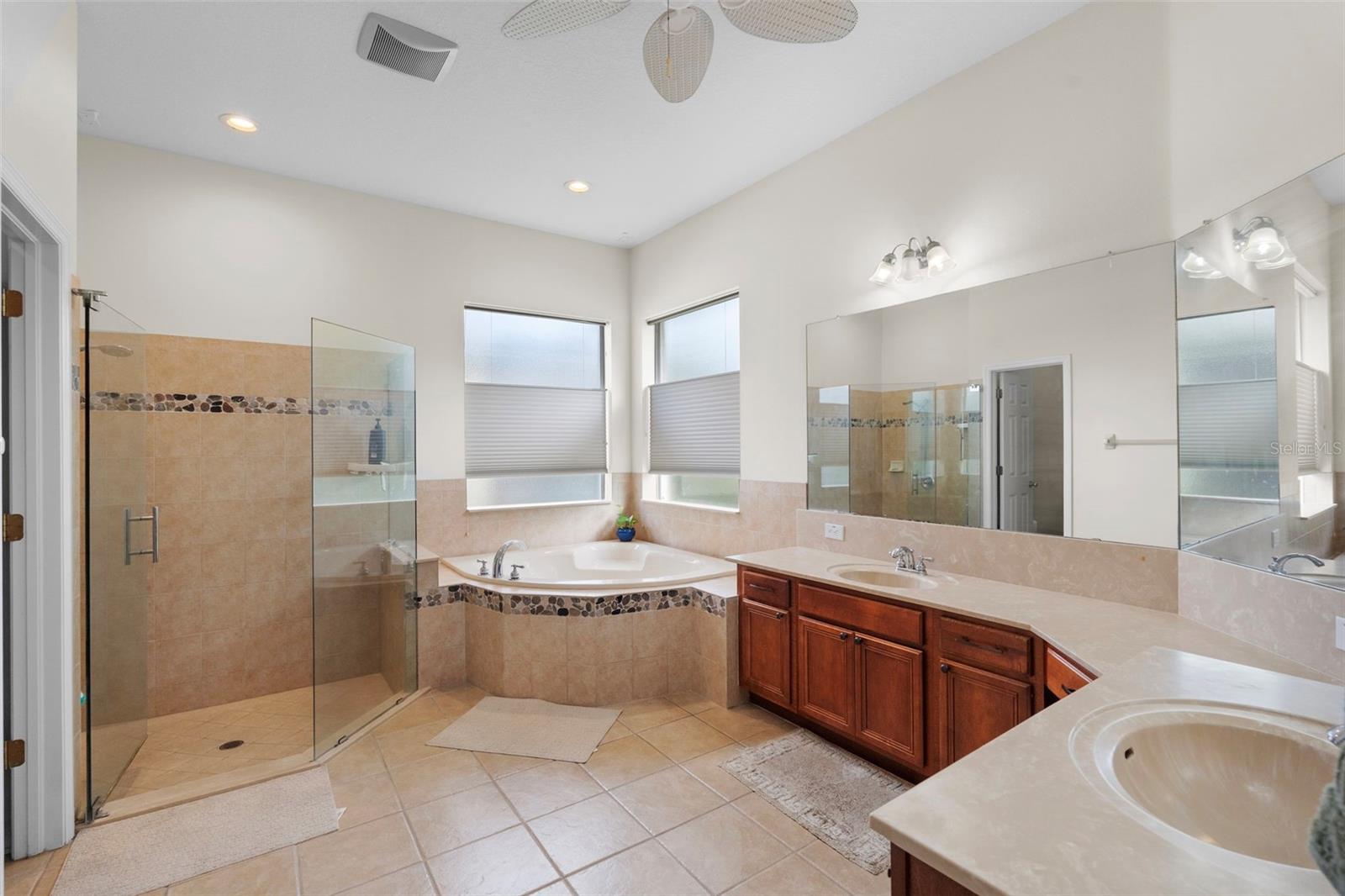 Image 29 of 77 For 8434 Westerland Drive