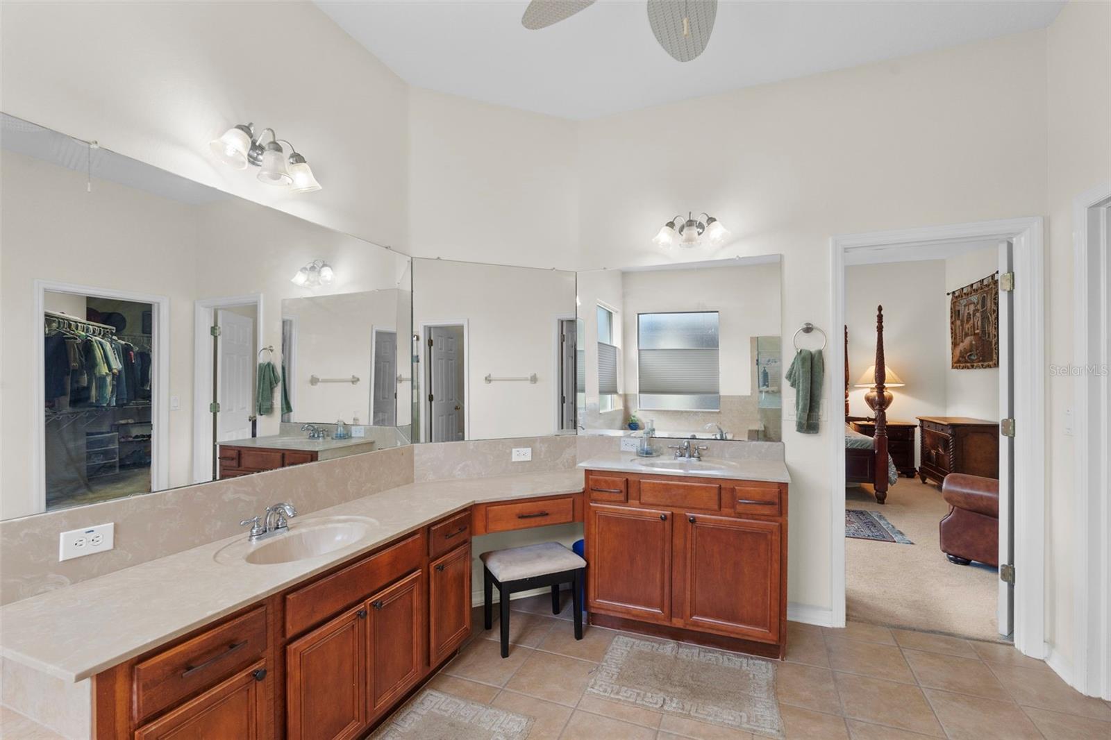 Image 32 of 77 For 8434 Westerland Drive
