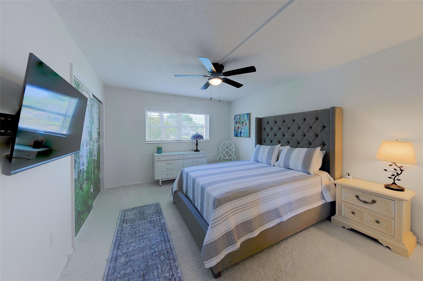 Image 16 of 51 For 946 Virginia Street 107
