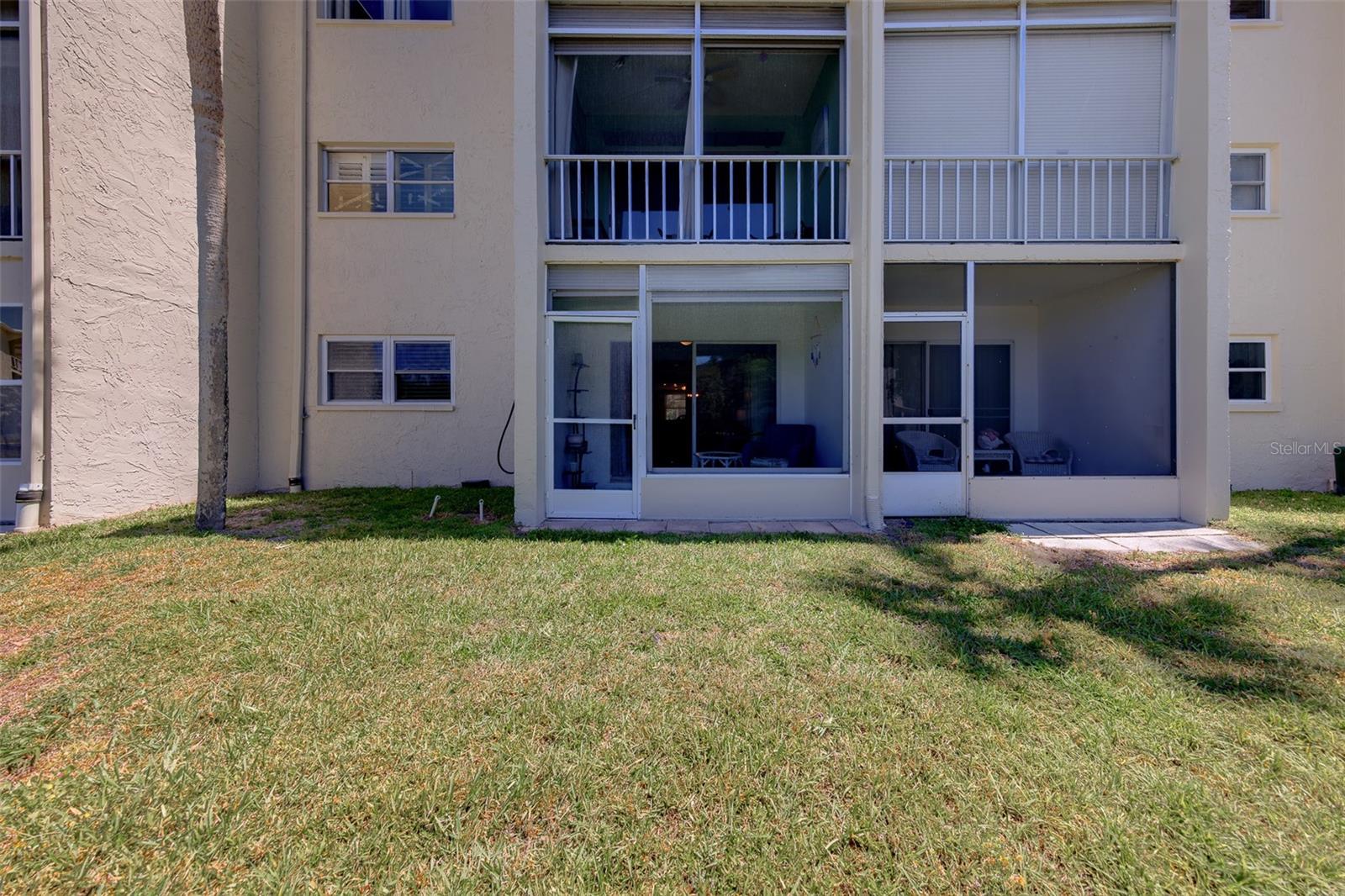 Image 24 of 51 For 946 Virginia Street 107