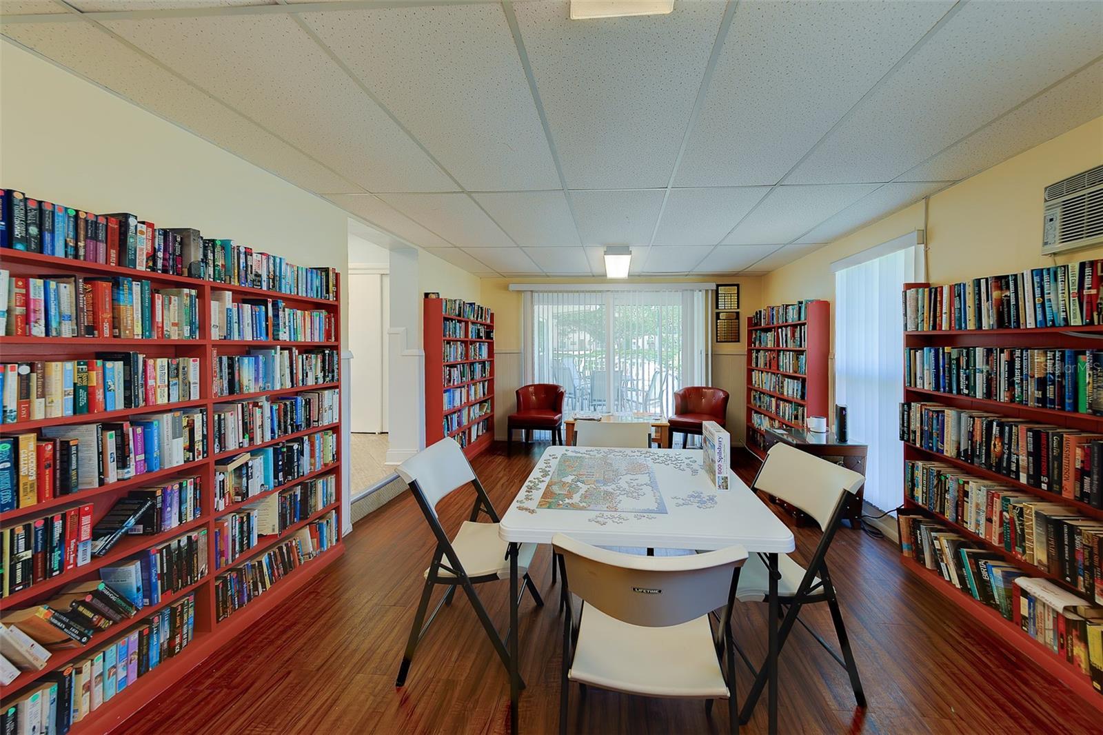 Image 39 of 51 For 946 Virginia Street 107