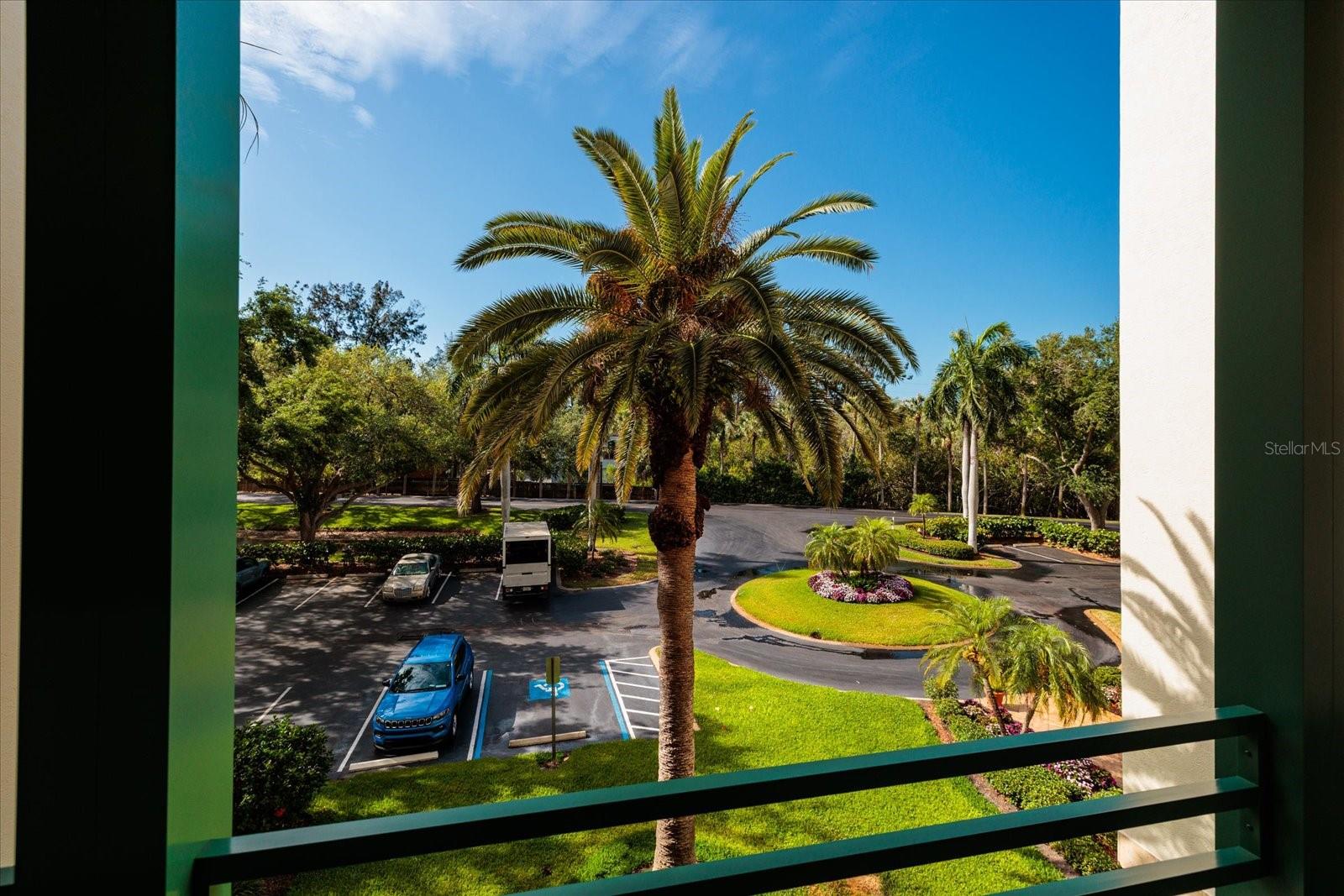 Listing photo id 8 for 4801 Osprey Drive S 207