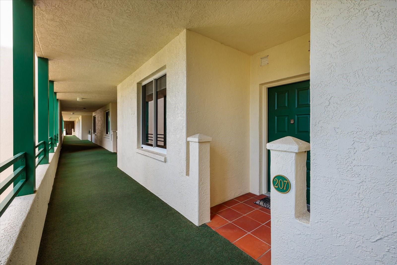 Listing photo id 9 for 4801 Osprey Drive S 207