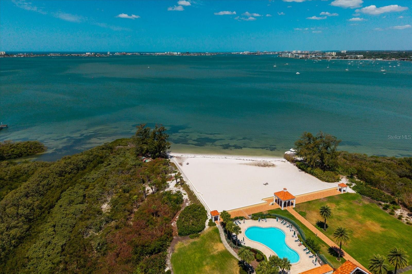 Listing photo id 75 for 4801 Osprey Drive S 207