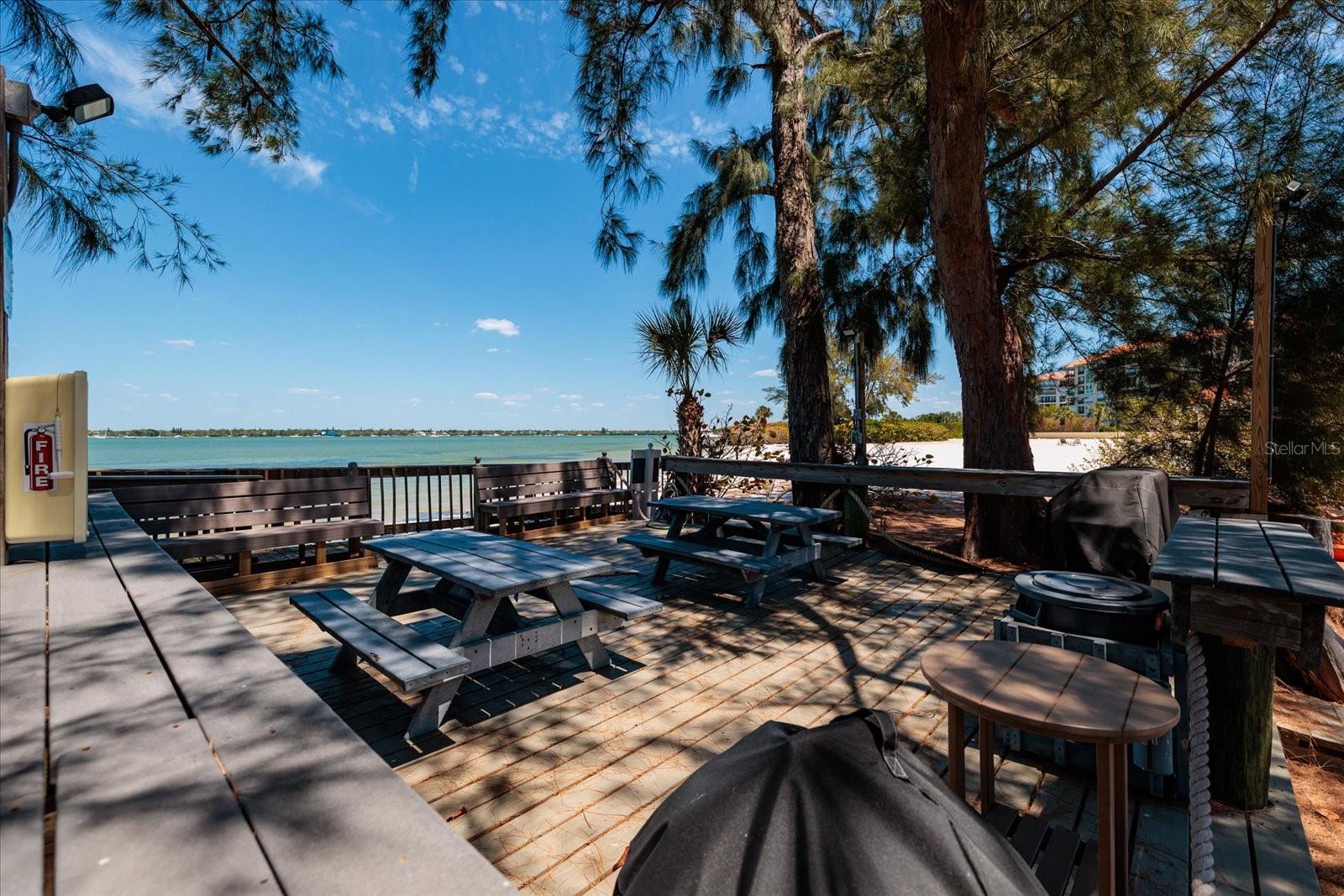 Listing photo id 81 for 4801 Osprey Drive S 207