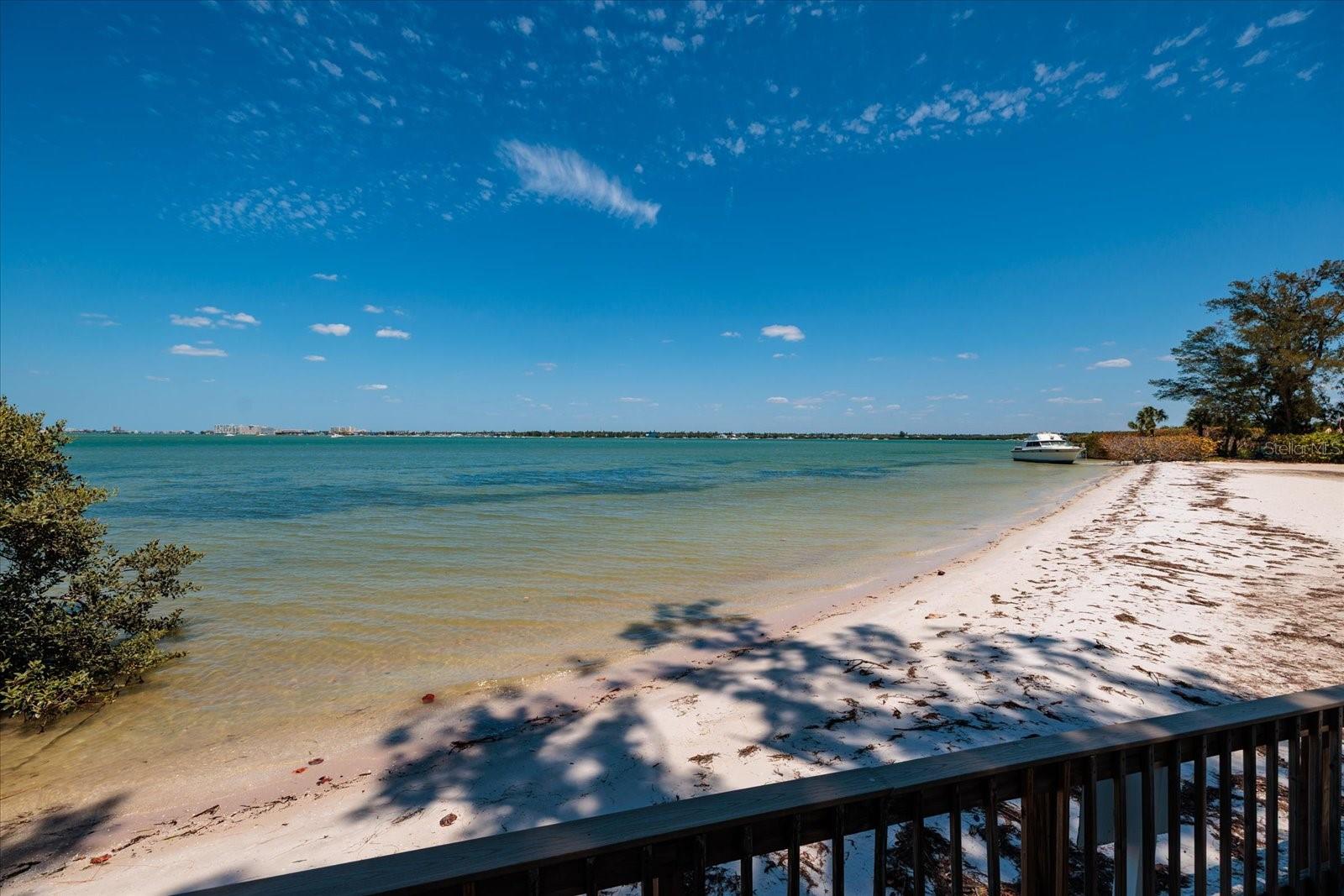 Listing photo id 82 for 4801 Osprey Drive S 207