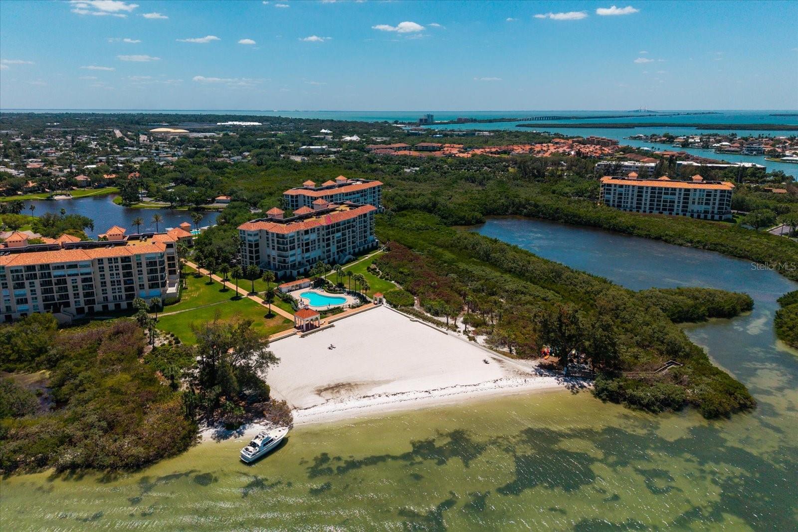 Listing photo id 86 for 4801 Osprey Drive S 207