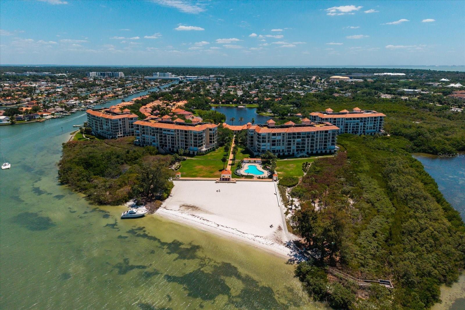 Listing photo id 87 for 4801 Osprey Drive S 207