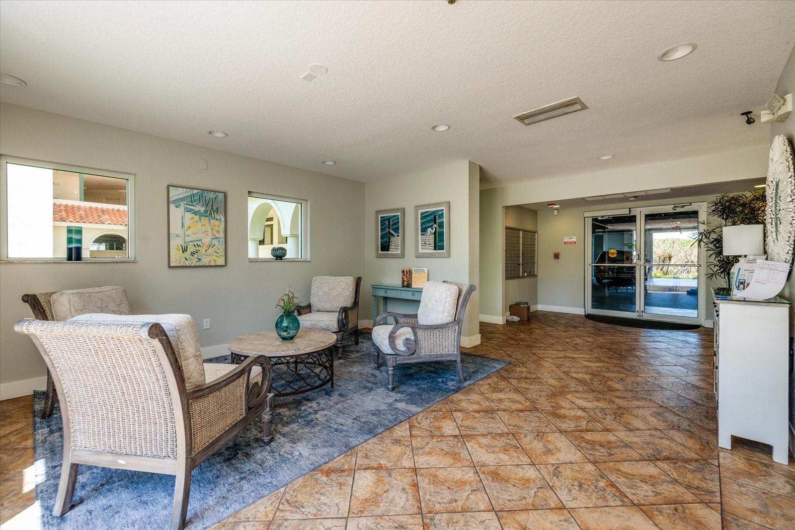 Listing photo id 7 for 4801 Osprey Drive S 207