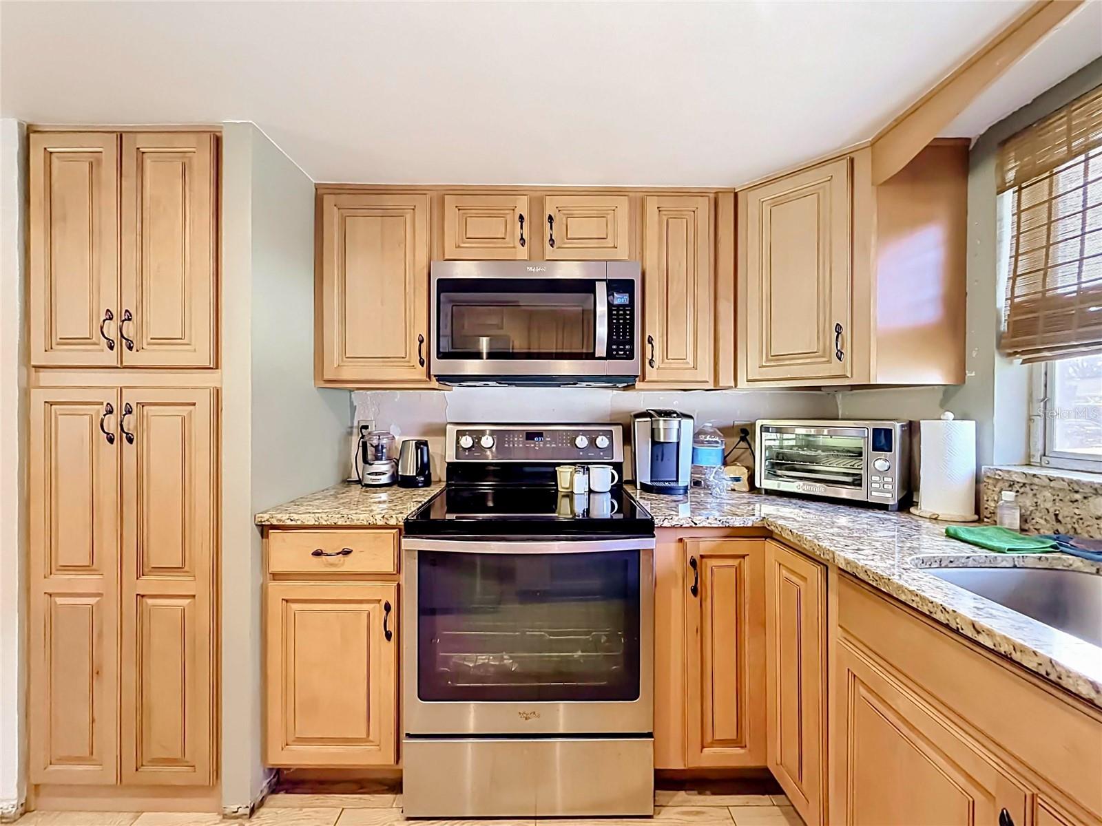 Image 11 of 31 For 211 Monroe Circle N
