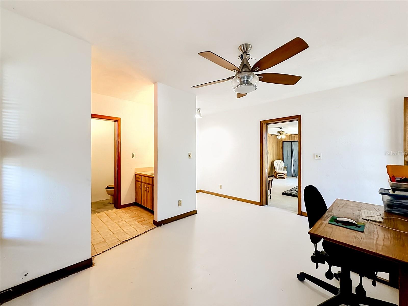 Image 12 of 31 For 211 Monroe Circle N
