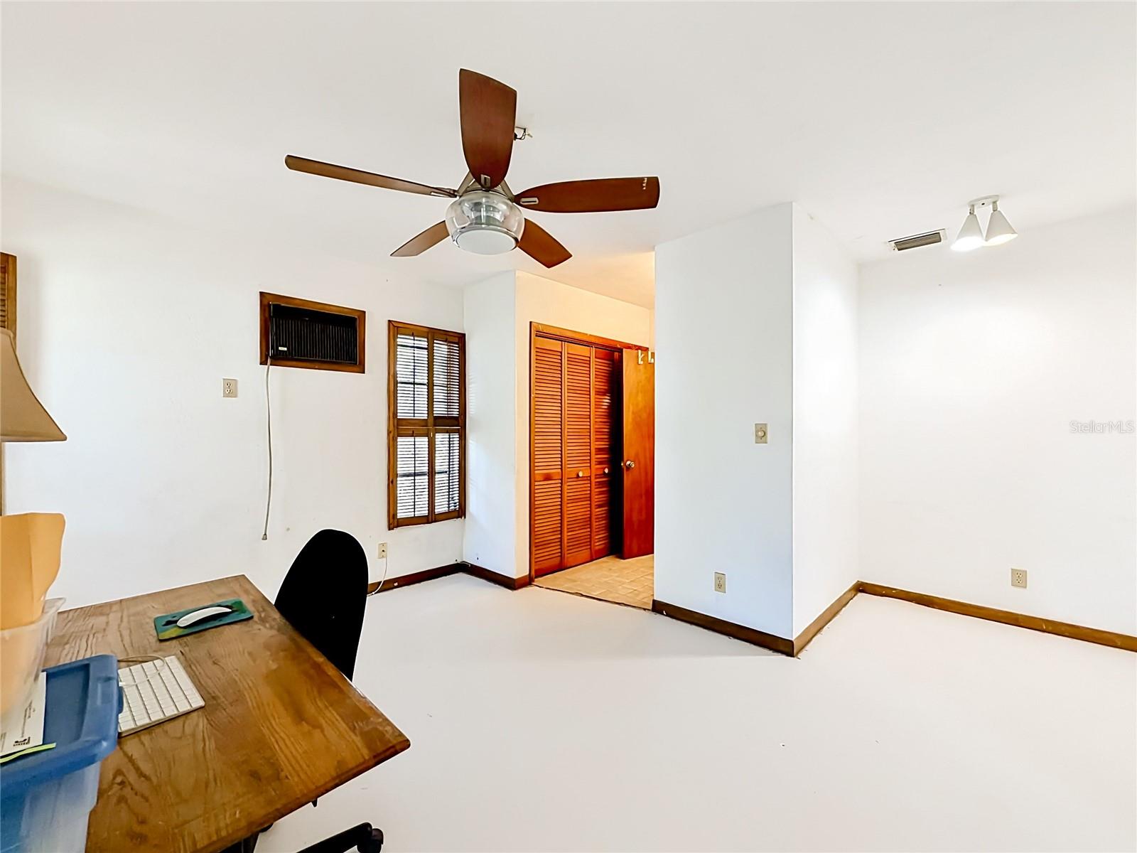 Image 13 of 31 For 211 Monroe Circle N