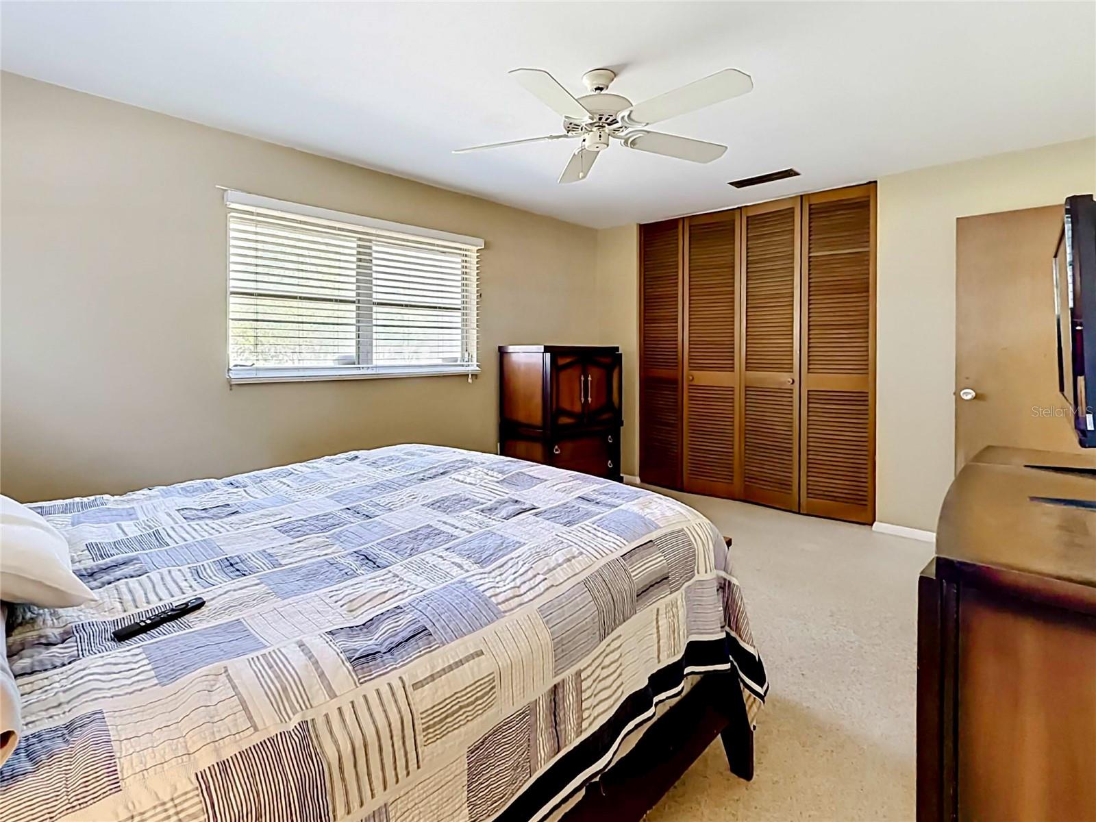Image 16 of 31 For 211 Monroe Circle N