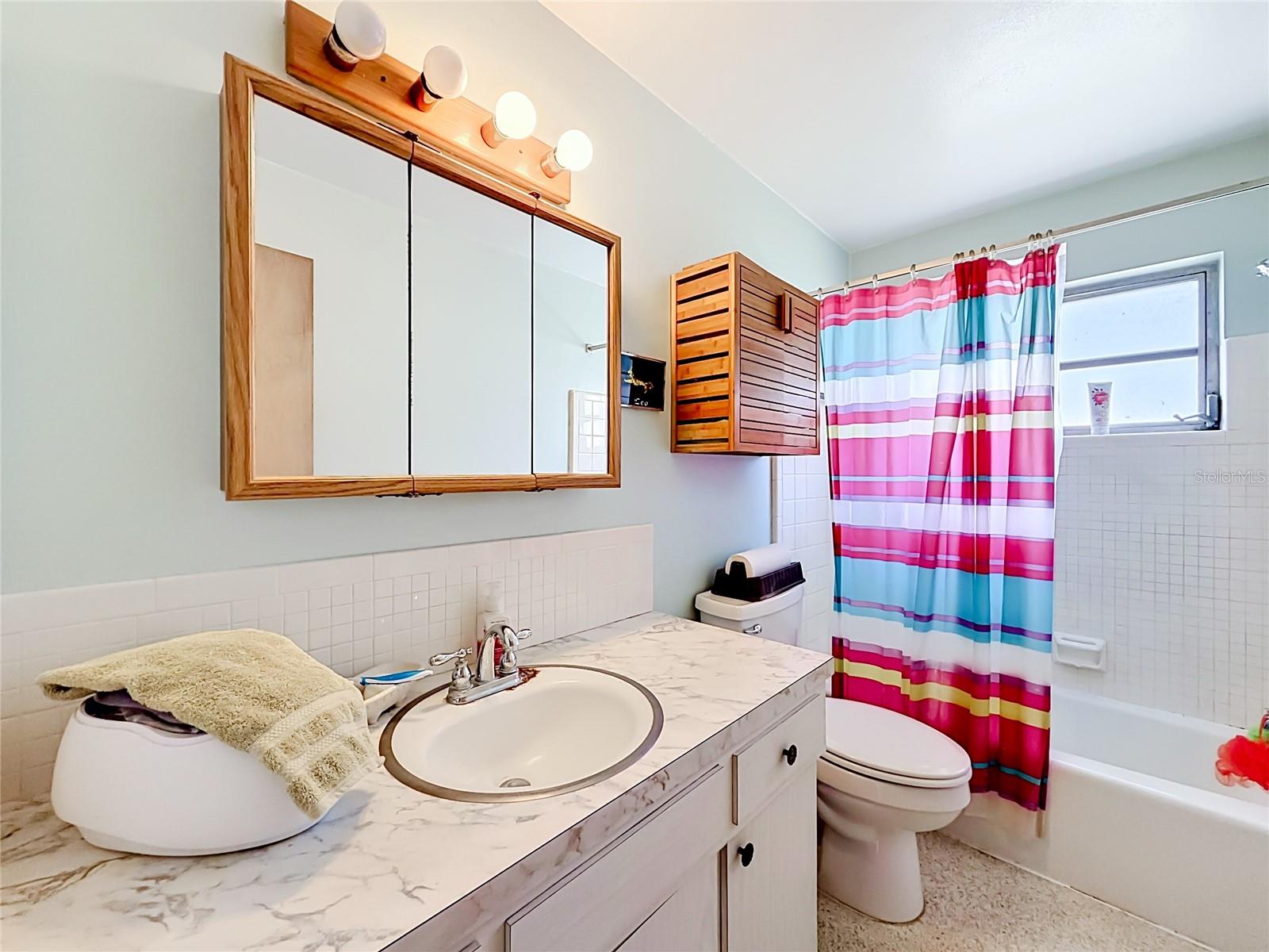 Image 23 of 31 For 211 Monroe Circle N