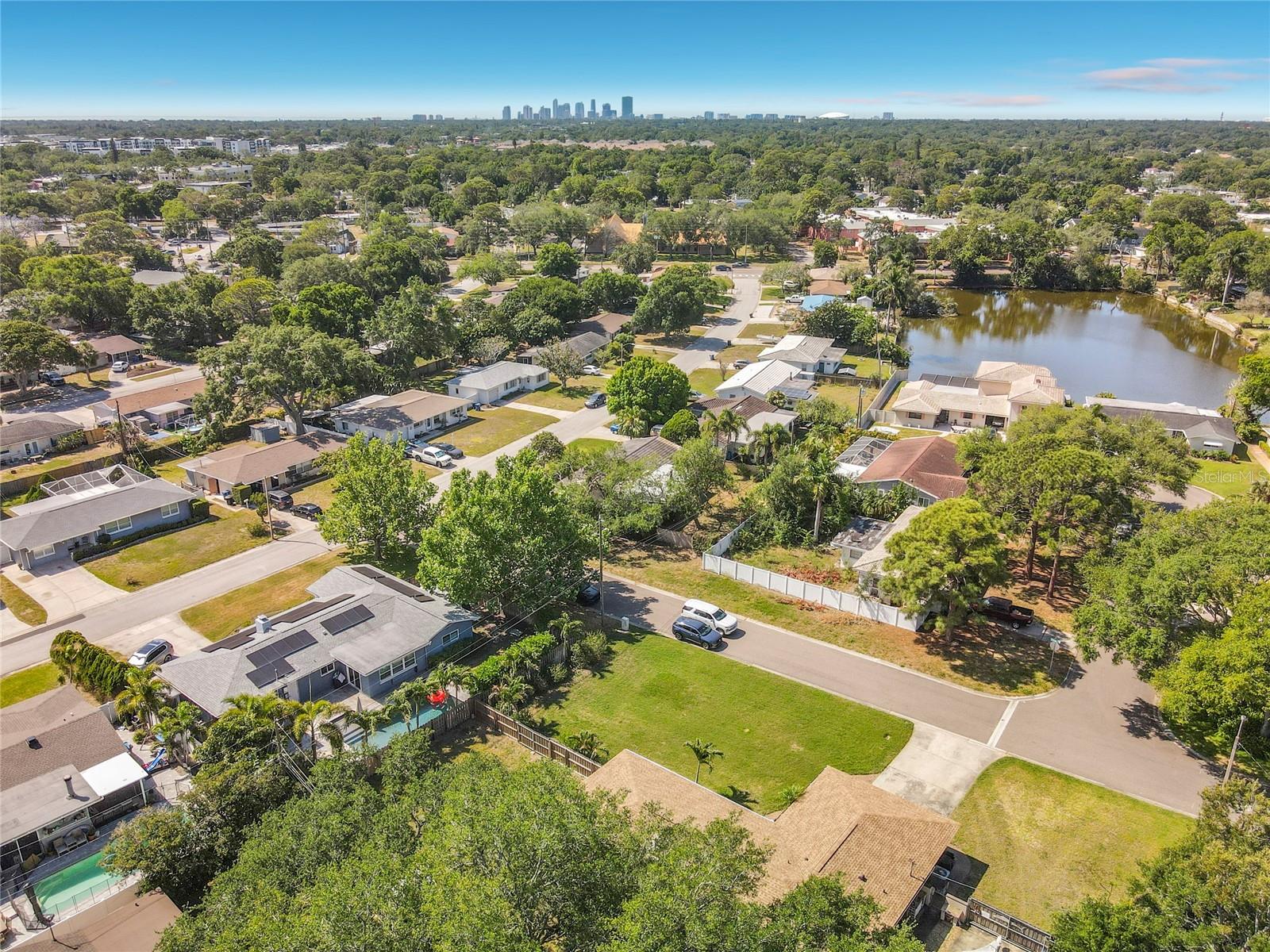 Image 30 of 31 For 211 Monroe Circle N