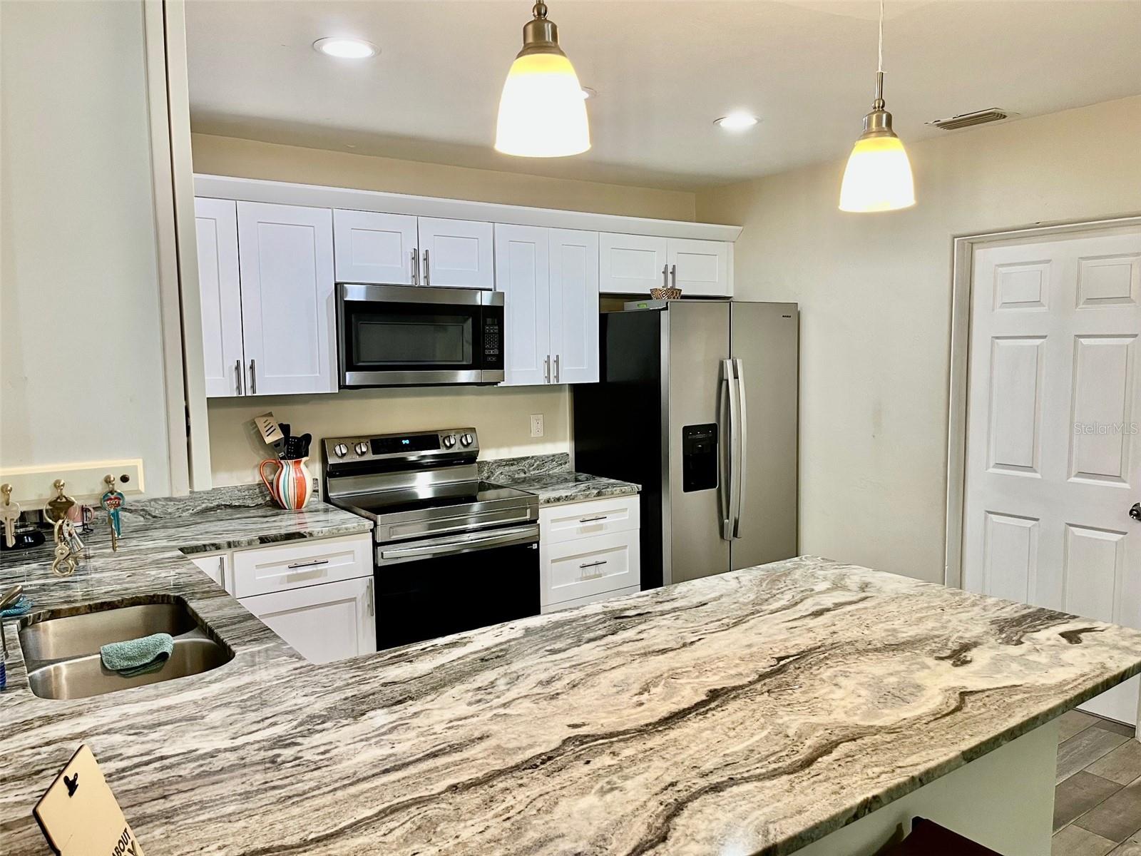 Image 12 of 23 For 2475 47th Street S