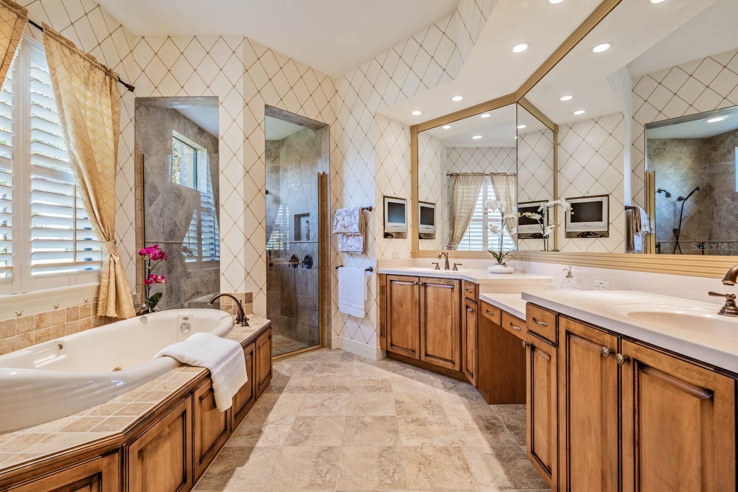 Image 29 of 100 For 13327 Carnoustie Circle