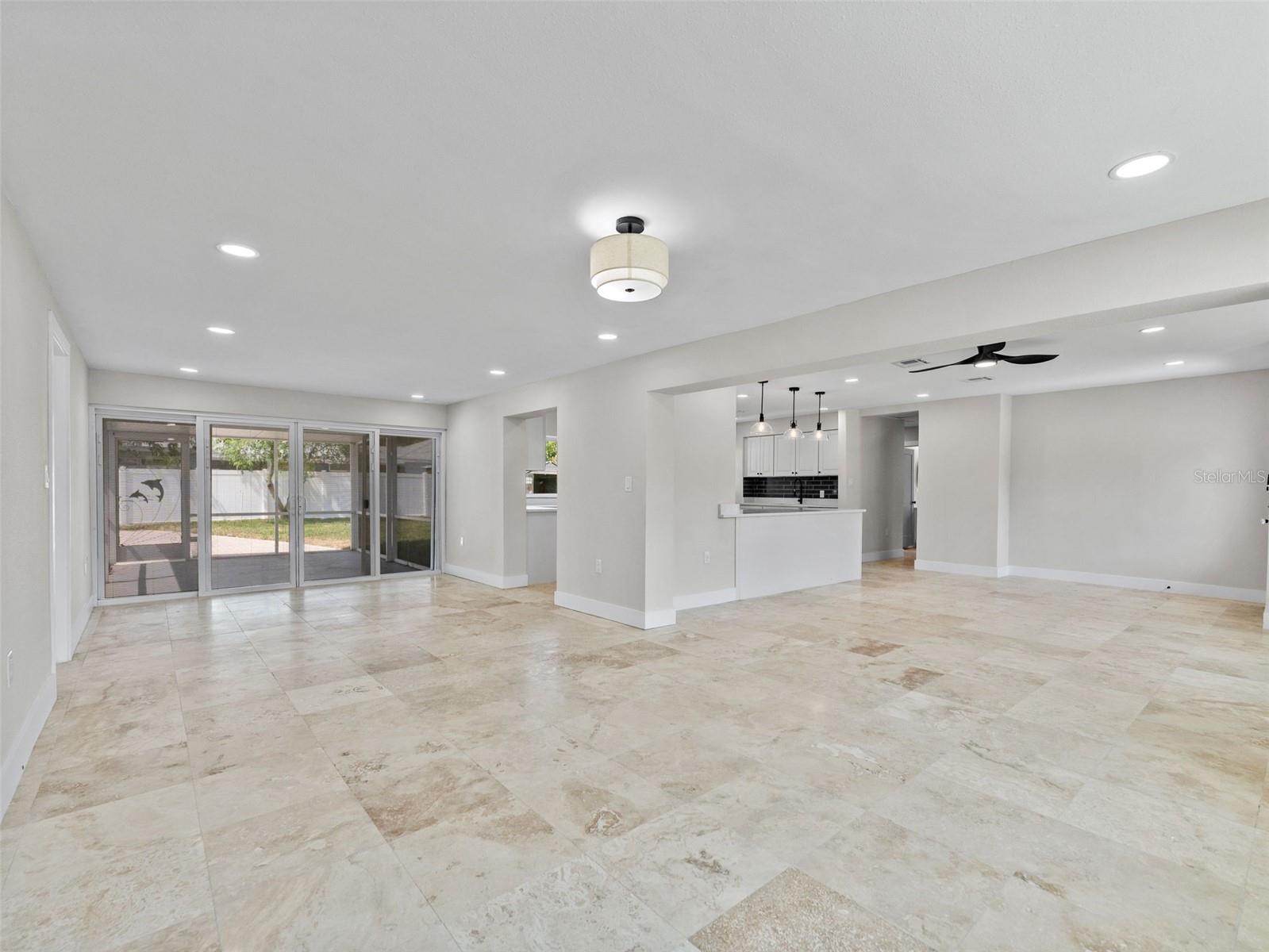 Image 10 of 37 For 1242 Bermuda Street
