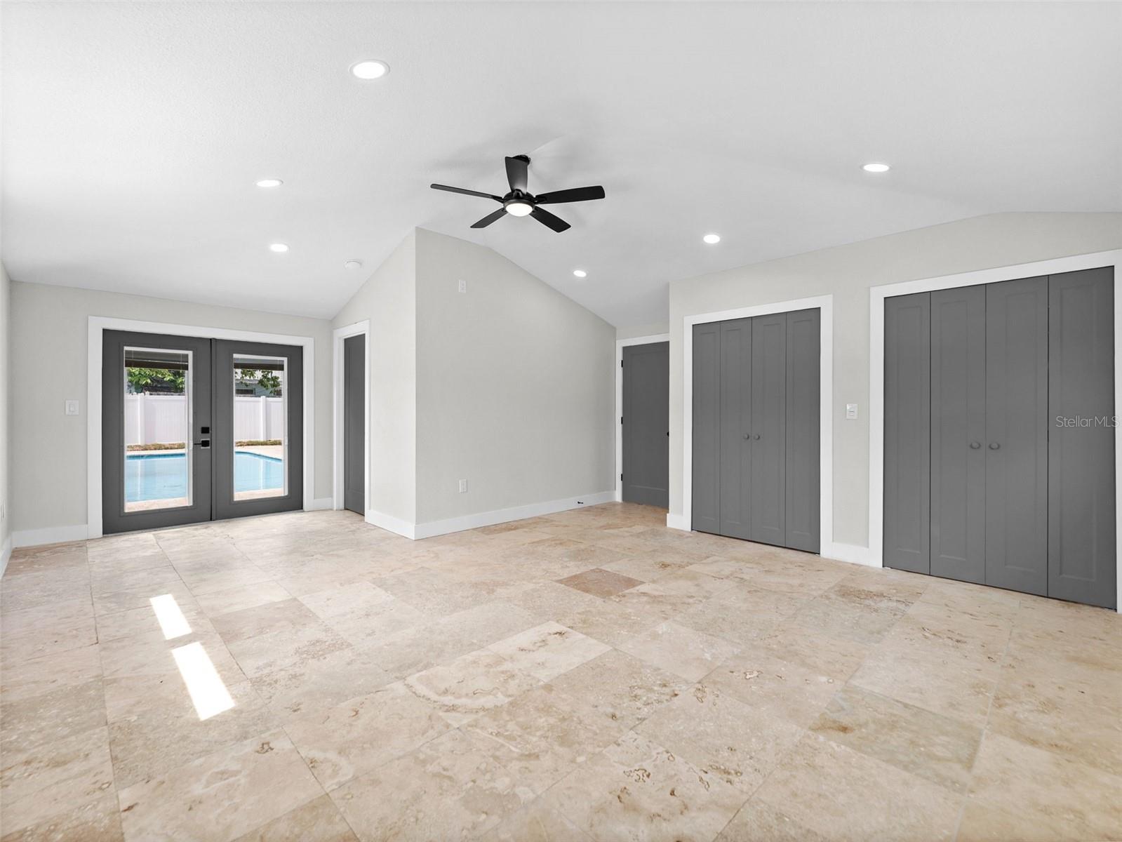 Image 12 of 37 For 1242 Bermuda Street