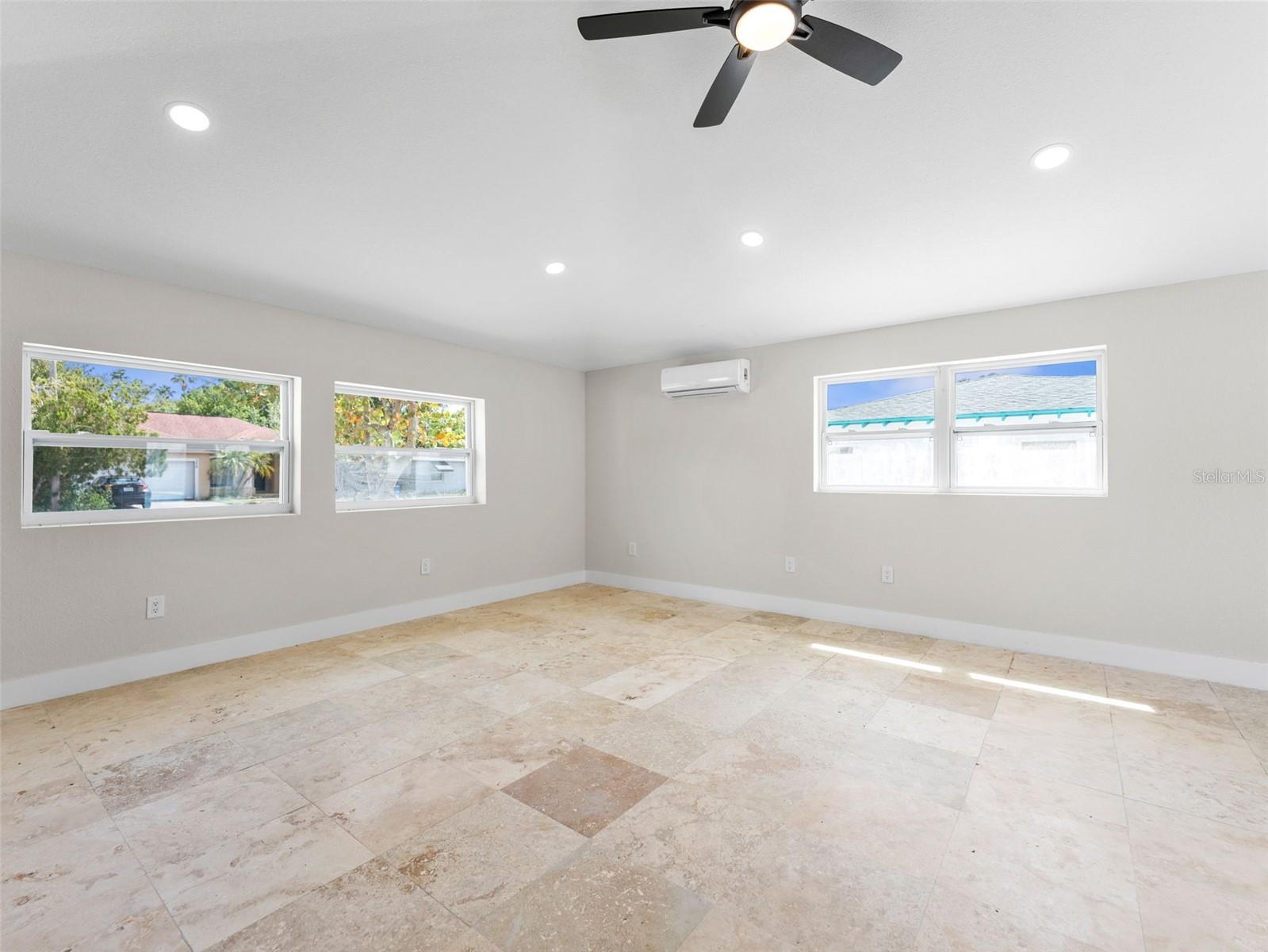 Image 14 of 37 For 1242 Bermuda Street