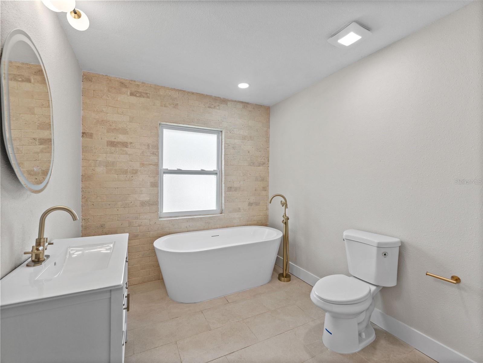 Image 17 of 37 For 1242 Bermuda Street