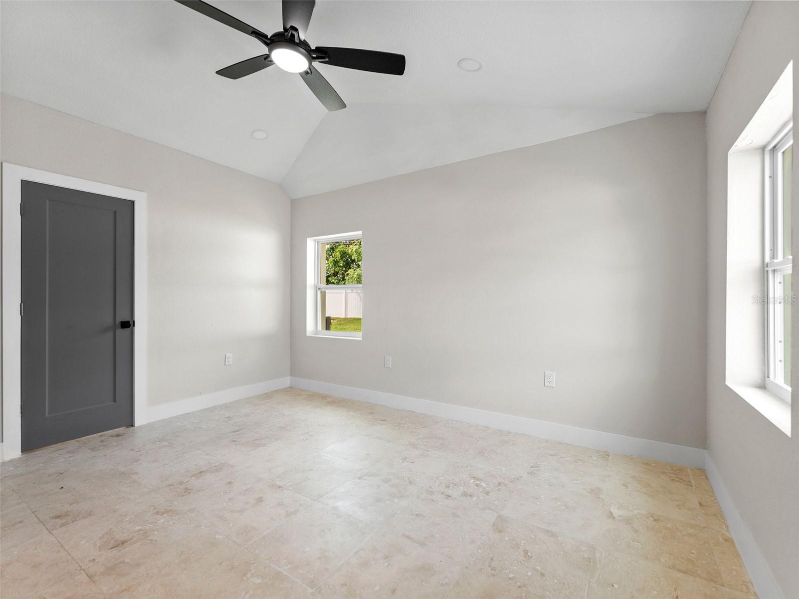 Image 19 of 37 For 1242 Bermuda Street