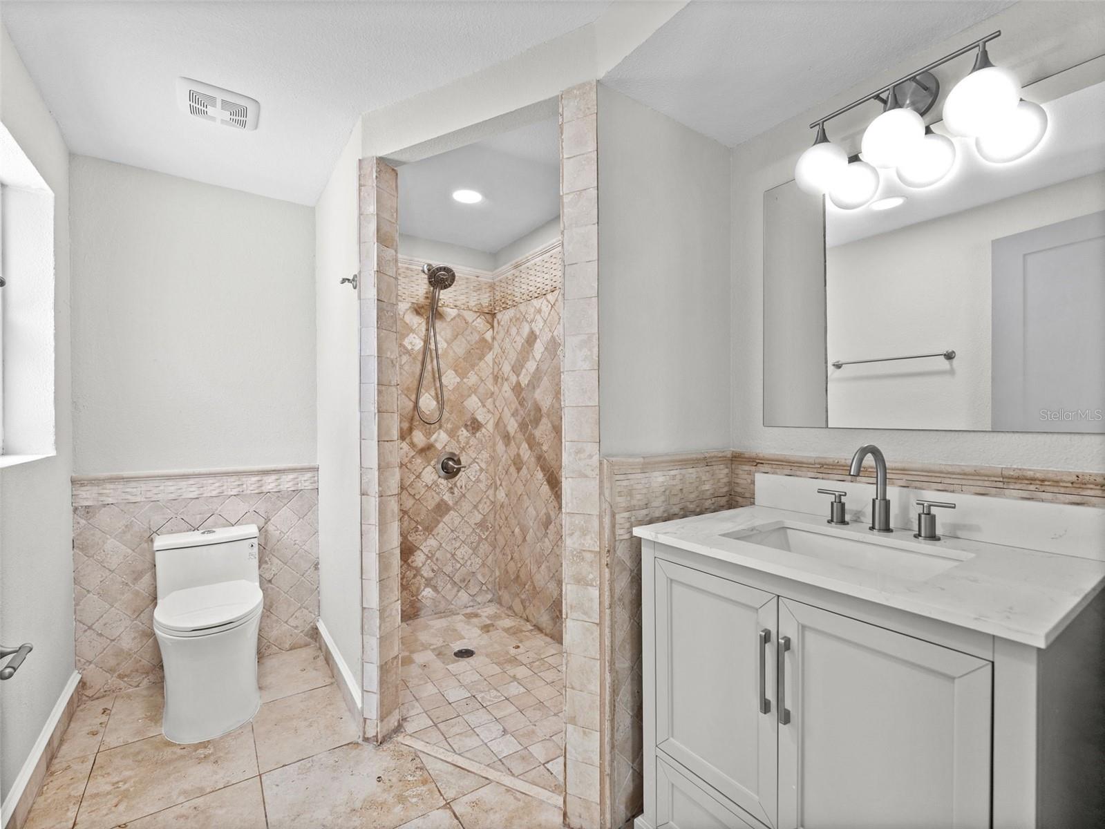 Image 26 of 37 For 1242 Bermuda Street