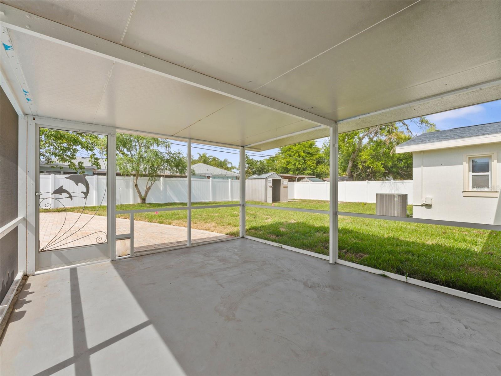 Image 28 of 37 For 1242 Bermuda Street