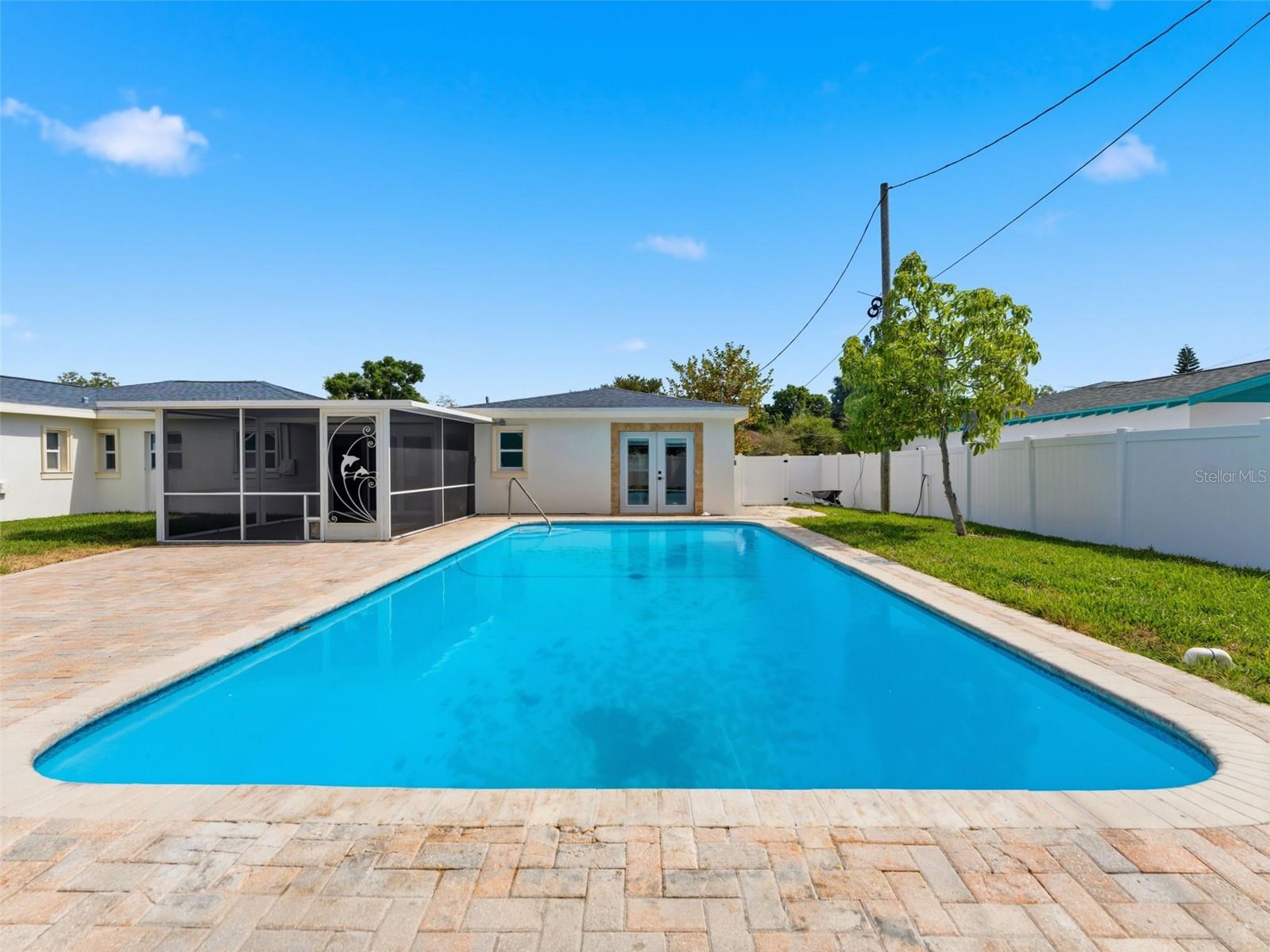 Image 29 of 37 For 1242 Bermuda Street