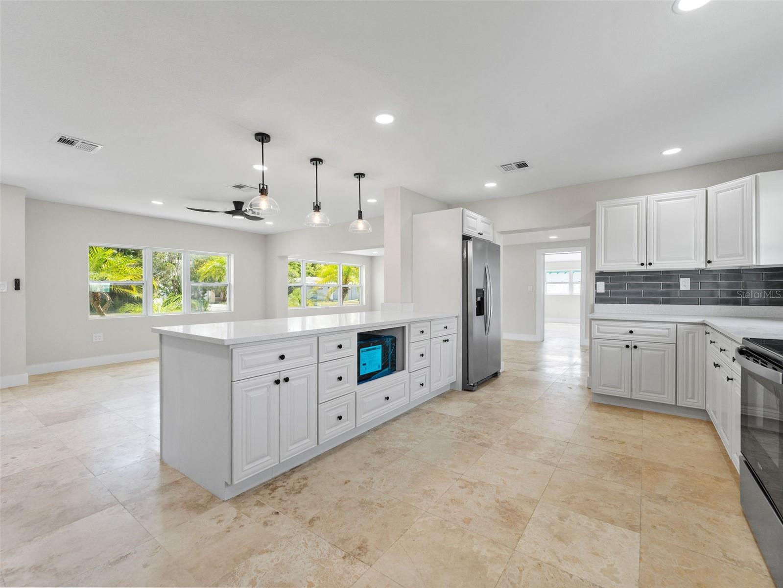 Image 3 of 37 For 1242 Bermuda Street